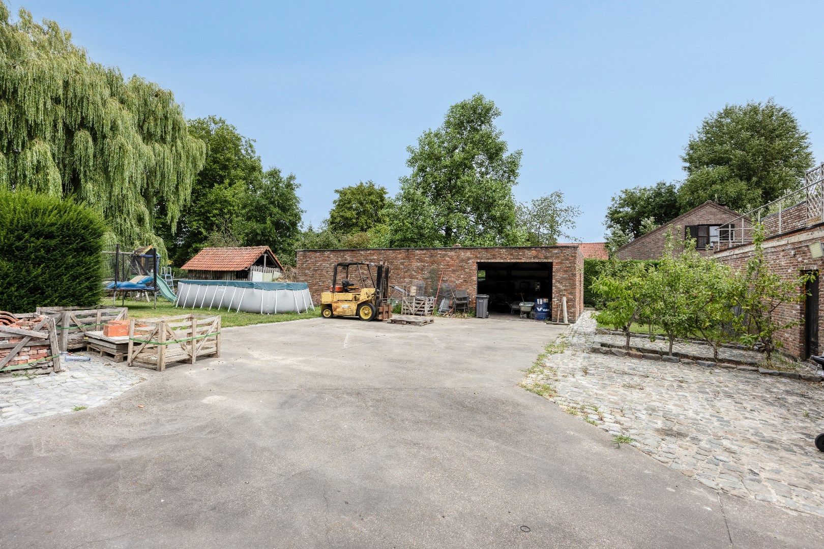 Reusachtige open bebouwing met werkplaats en magazijn! foto 6