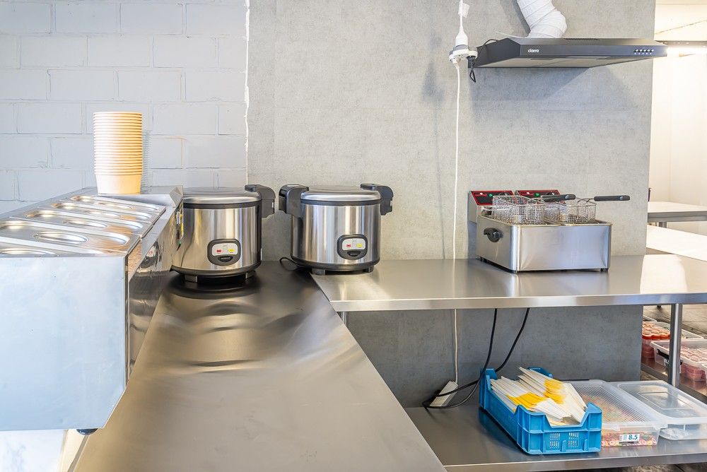 Instapklaar handelspand mét huurder op toplocatie in centrum Lanaken foto 21