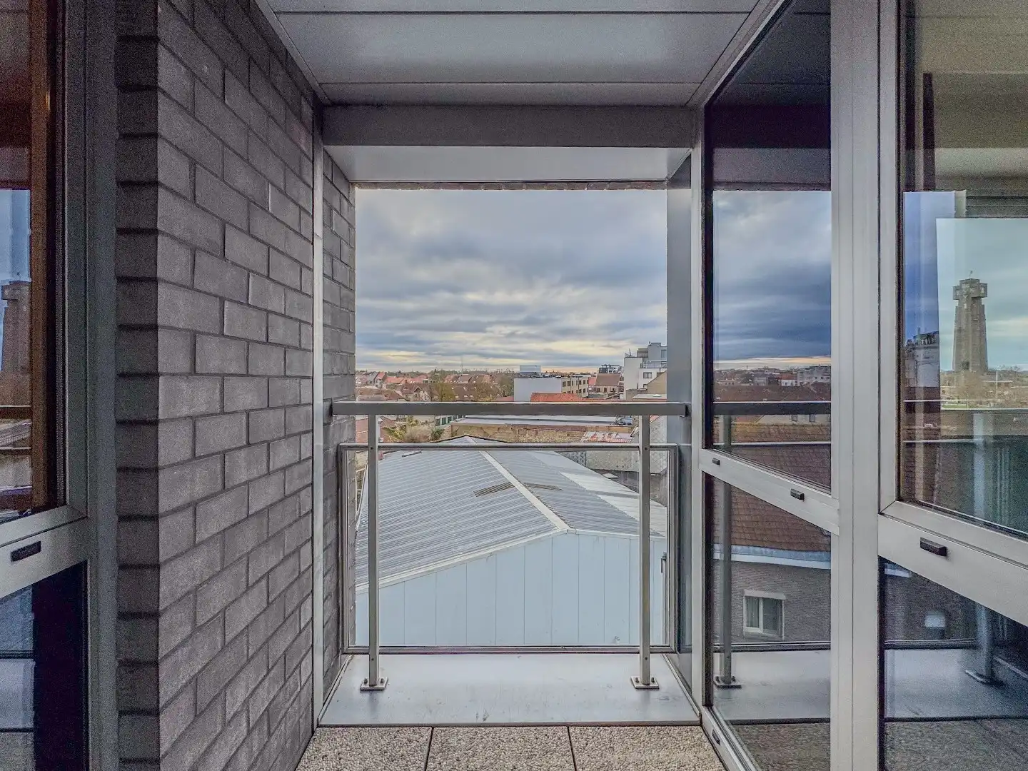 Ruim appartement met 2 slaapkamers en terras met prachtige vergezichten! foto 15