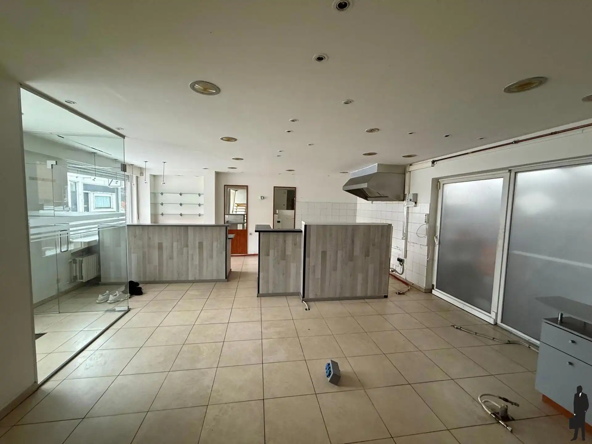 Handelspand met bovengelegen studio foto 3