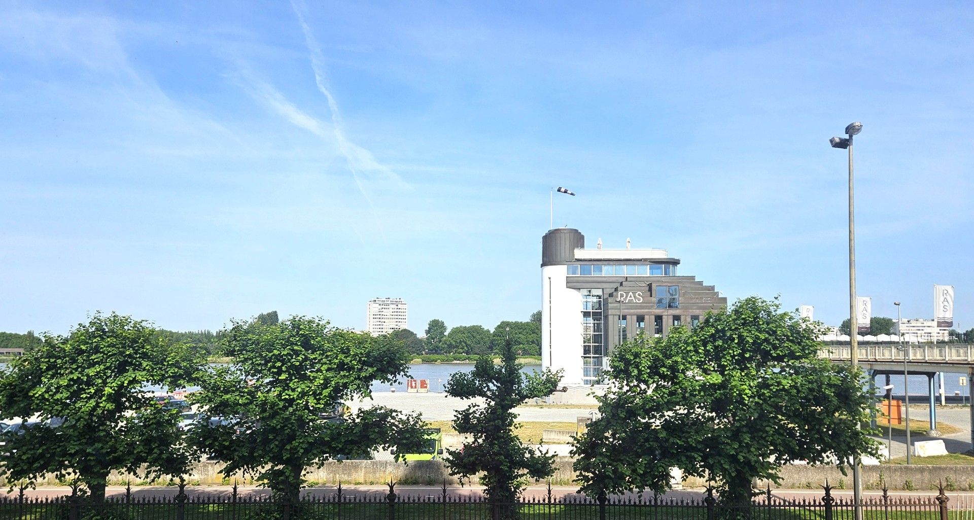 Charmante, gerenoveerde studio met uniek uitzicht op de Schelde foto 10