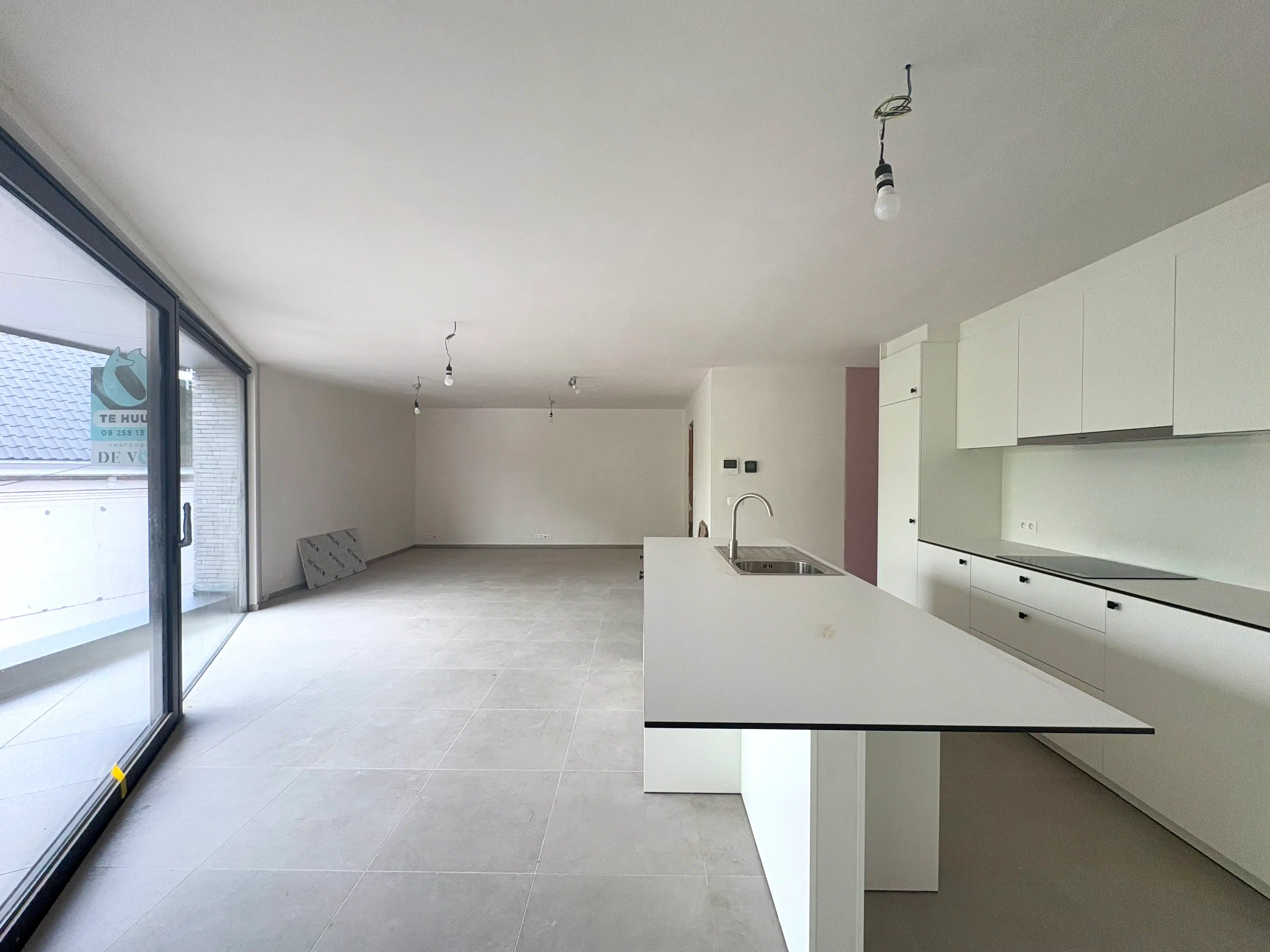 Nieuwbouwappartement met 3 slaapkamers en twee terrassen foto 4