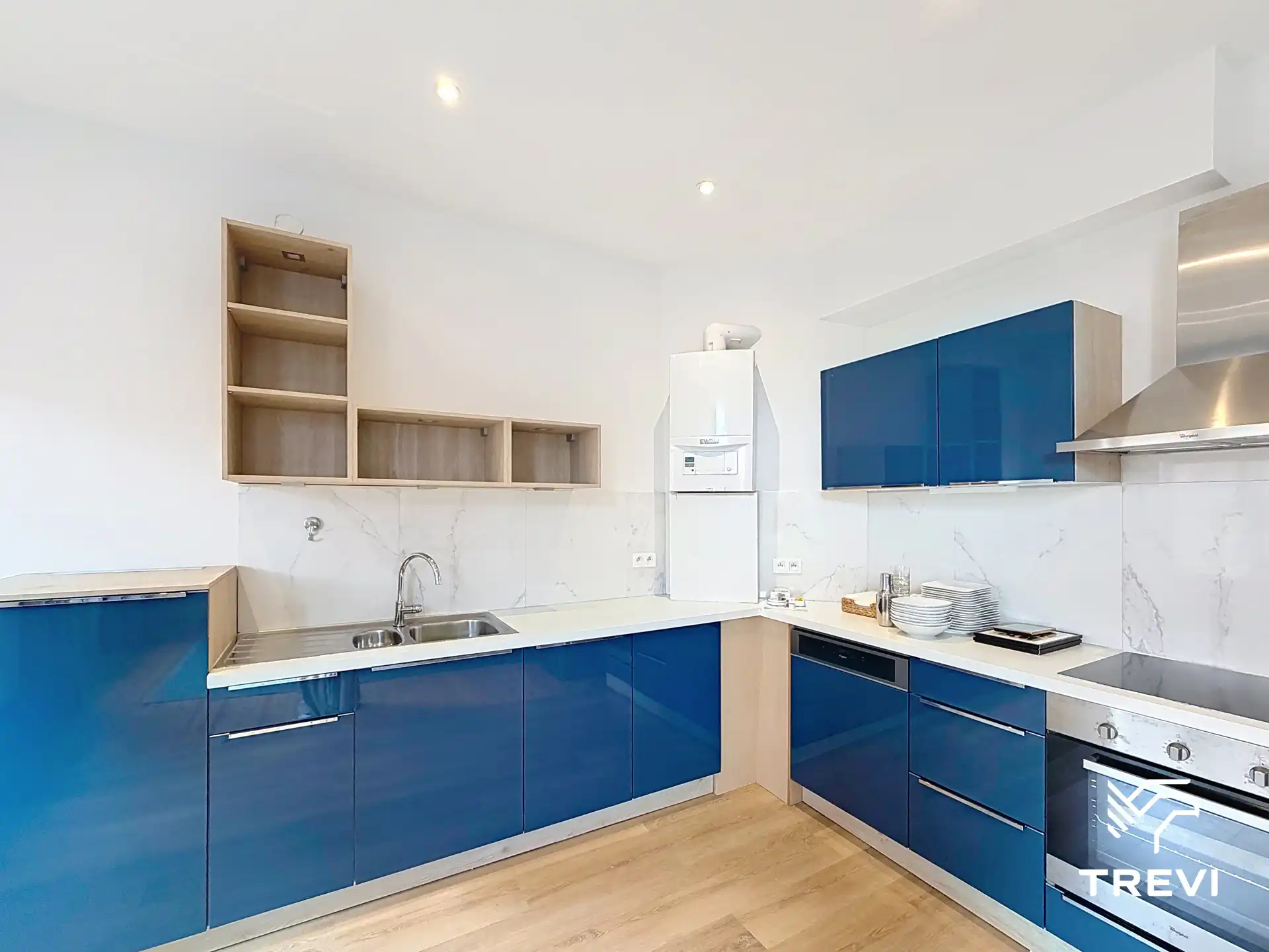 Charmant, onlangs gerenoveerd appartement met 2 slaapkamers foto 8