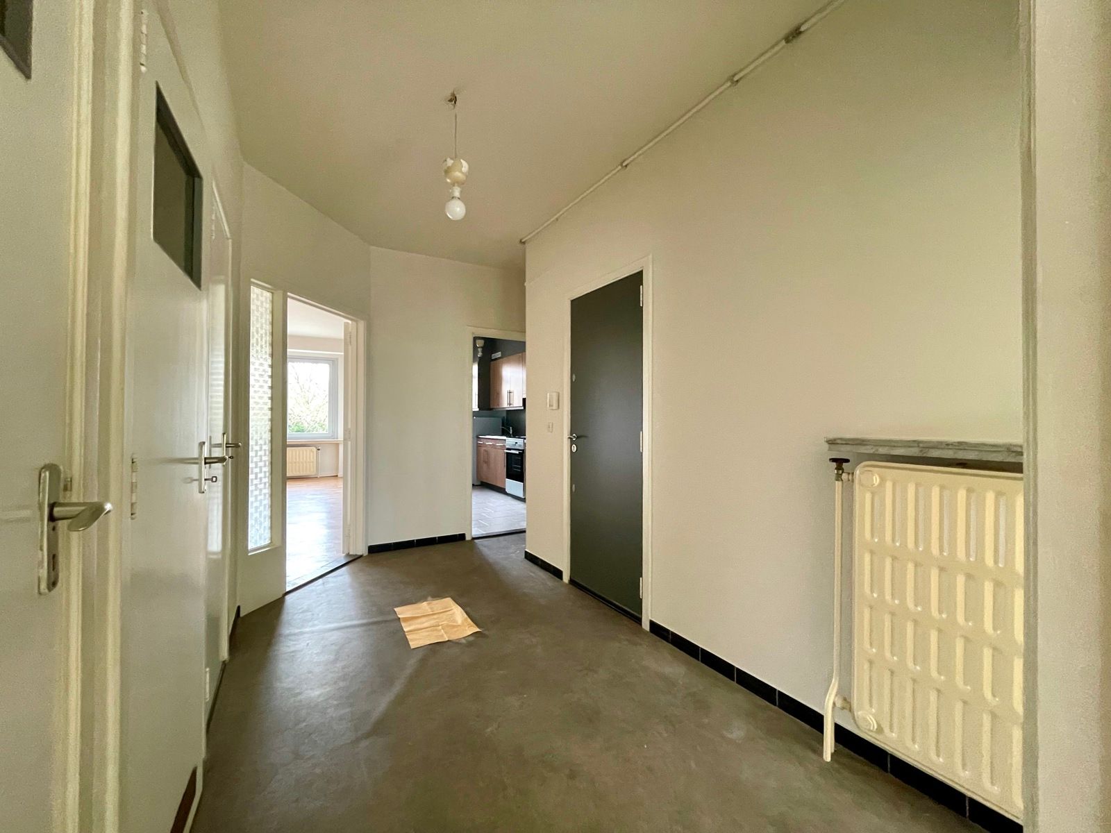 Ruim appartement 2 kamers en garage foto 5