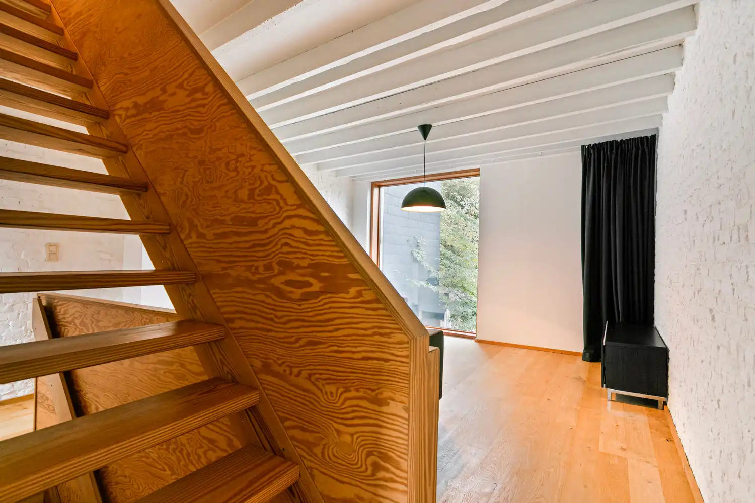 PRACHTIG GERENOVEERDE WONING MET STADSTUIN! foto 20