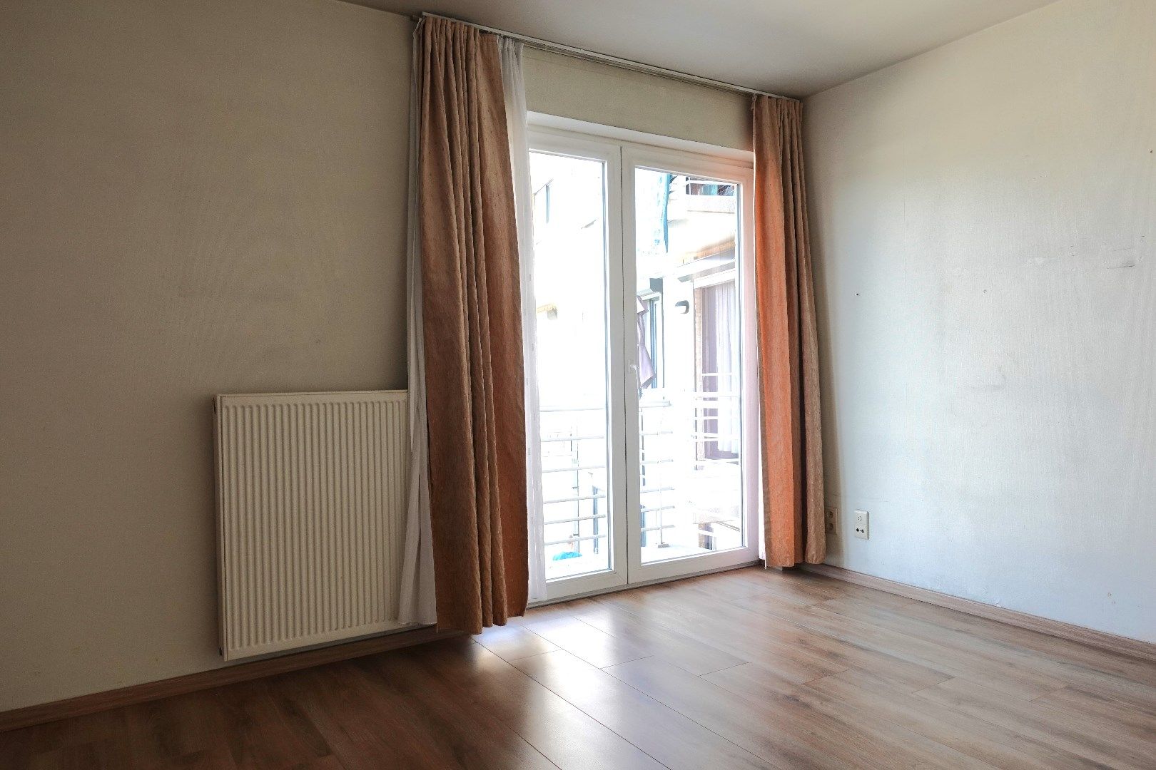 Ruim appartement met 2 slaapkamers te huur in centrum Gistel. foto 6