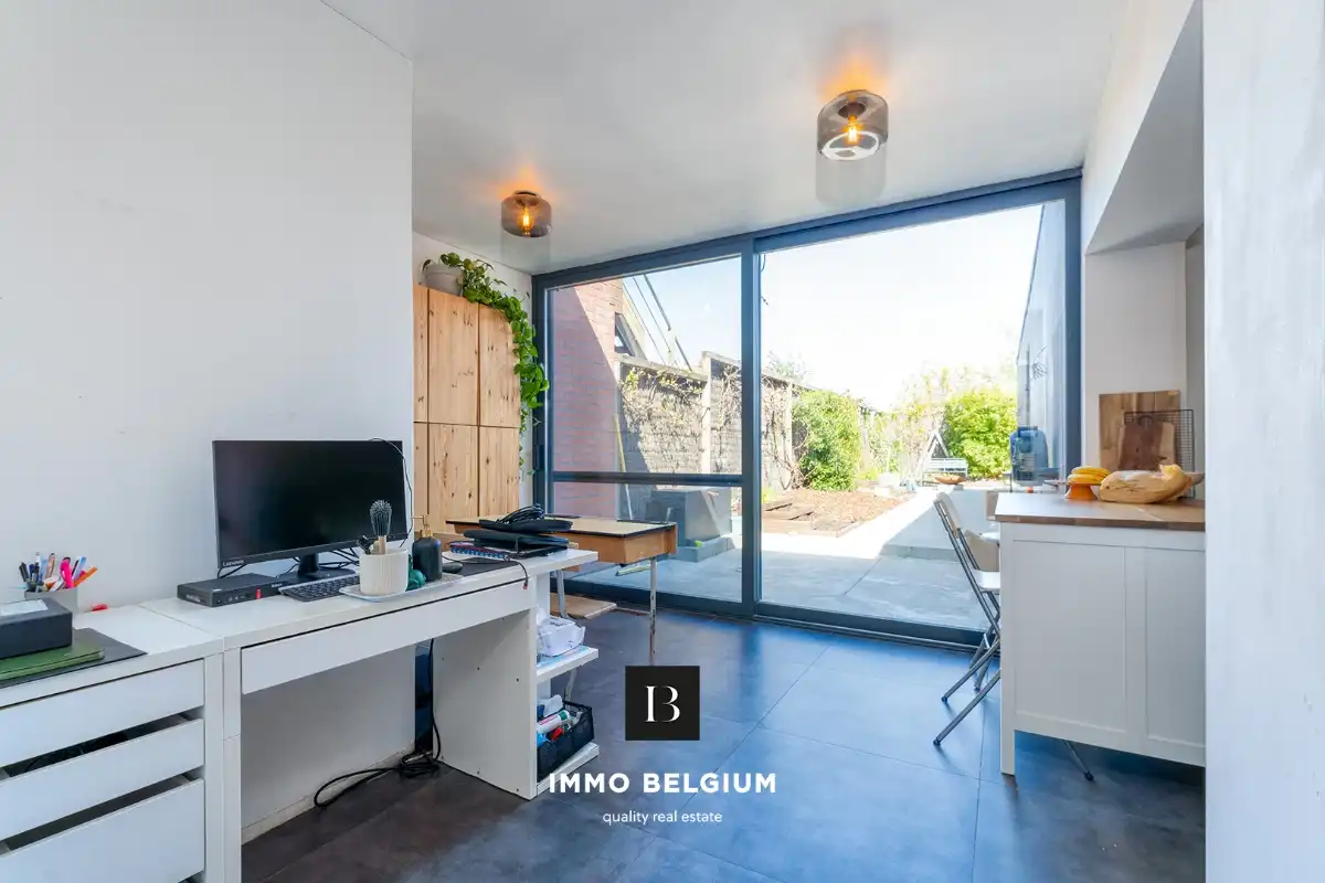 Ruime gerenoveerde woning met 4 slaapkamers in het centrum foto 10