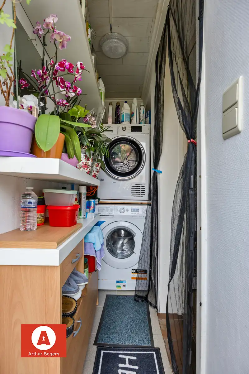 Woonhuis opgesplitst in 2 appartementen/woon-entiteiten foto 10