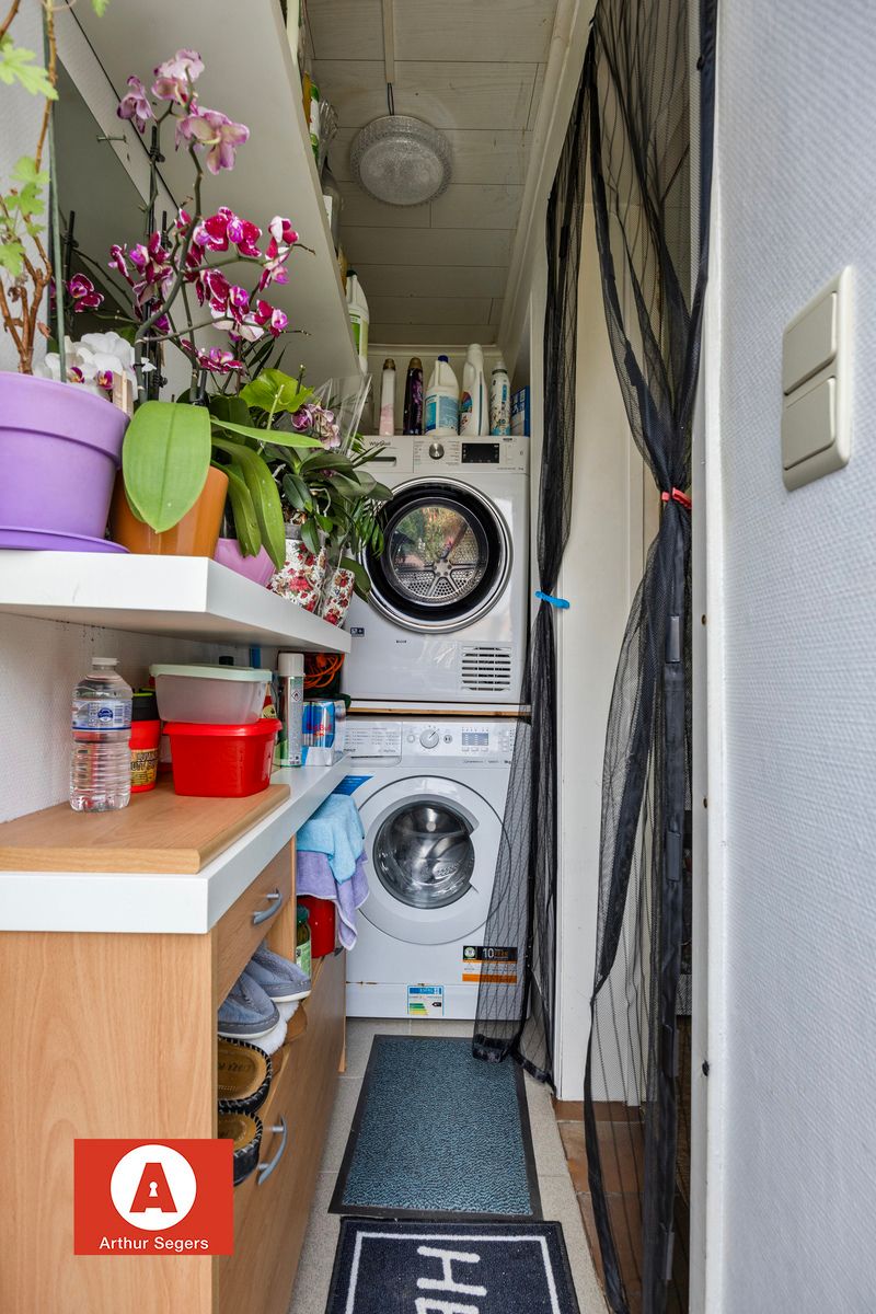 Woonhuis opgesplitst in 2 appartementen/woon-entiteiten foto 10