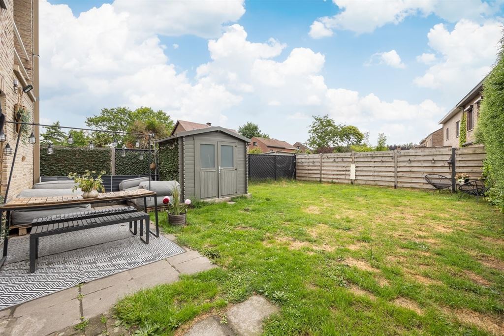 Gelijkvloers appartement met grote tuin foto 3