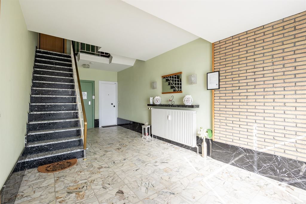 Instapklaar appartement met terras foto 19