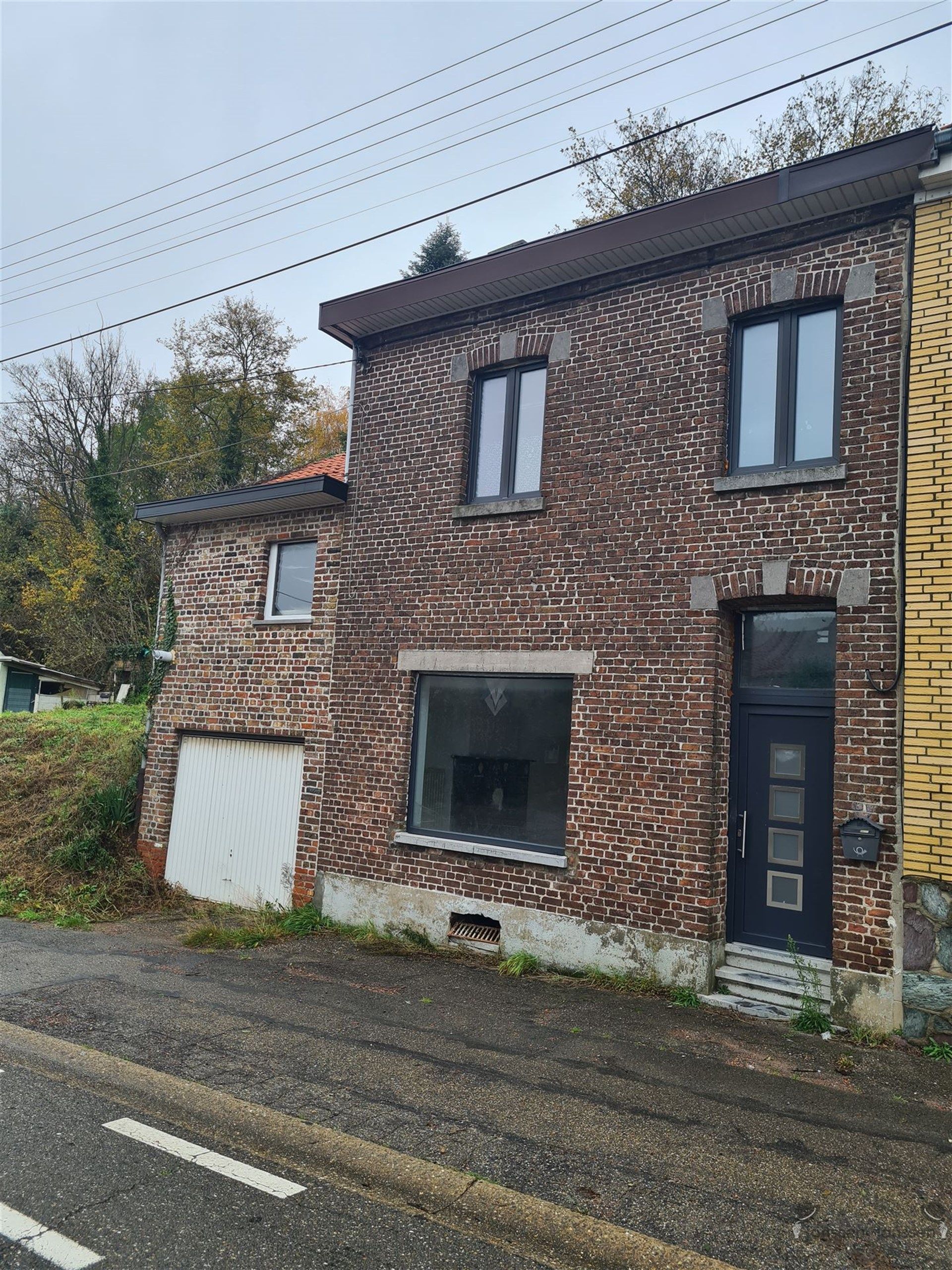 Hoofdfoto van de publicatie: Op te knappen woning met veel potentieel in Tongeren