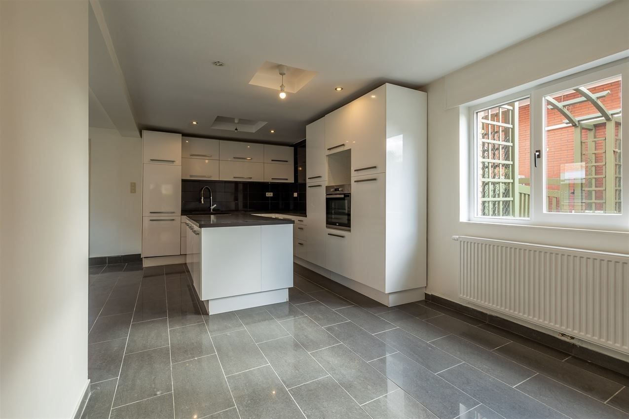 Royale gezinswoning, veel privacy, subliem terras foto 10