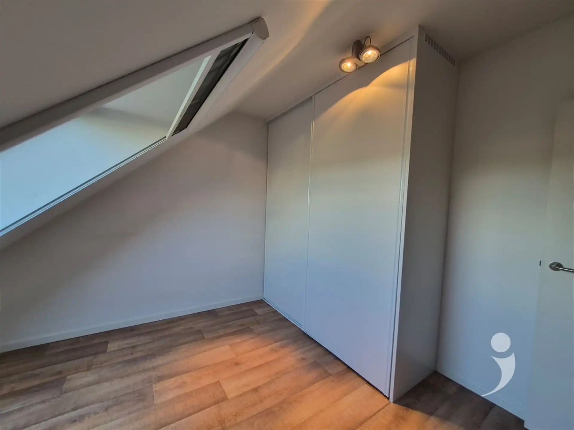appartement met tuin en staanplaats voor de wagen foto 10