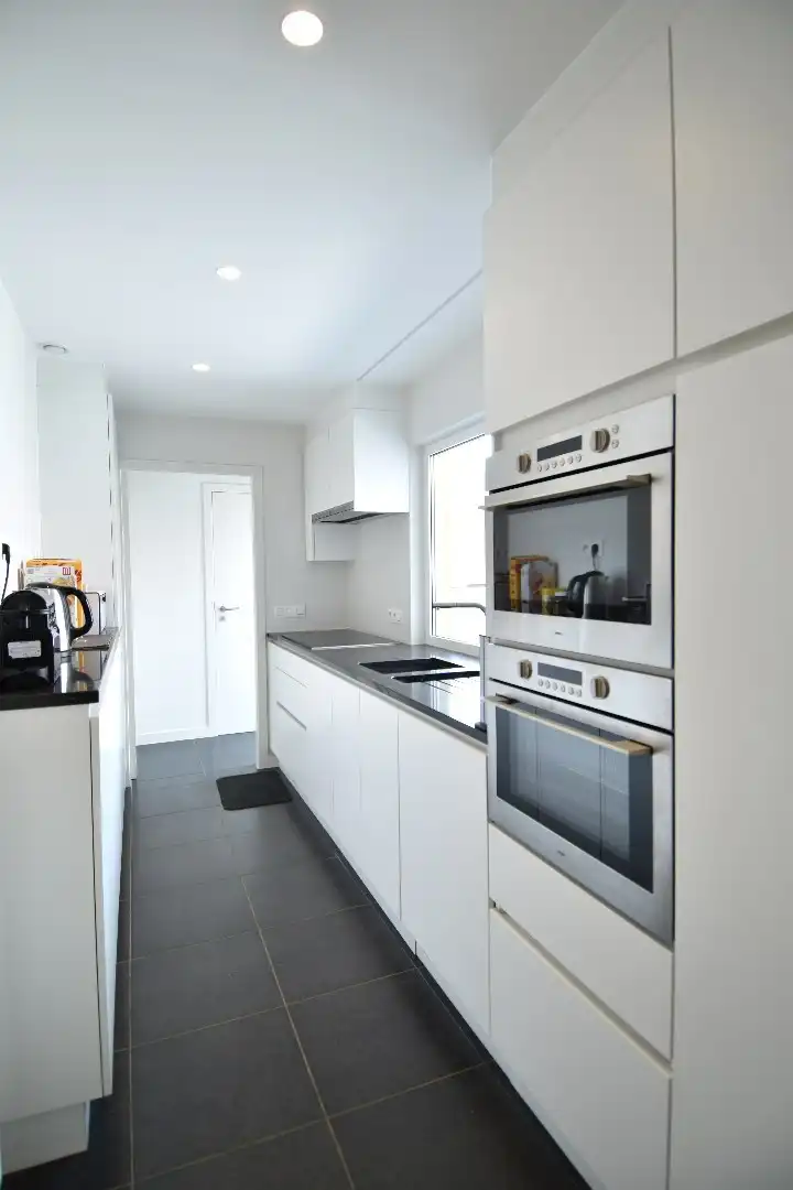 Vernieuwde HOB met 3 slaapkamers, bureel, zonnige tuin en garage te koop in Bellegem foto 6