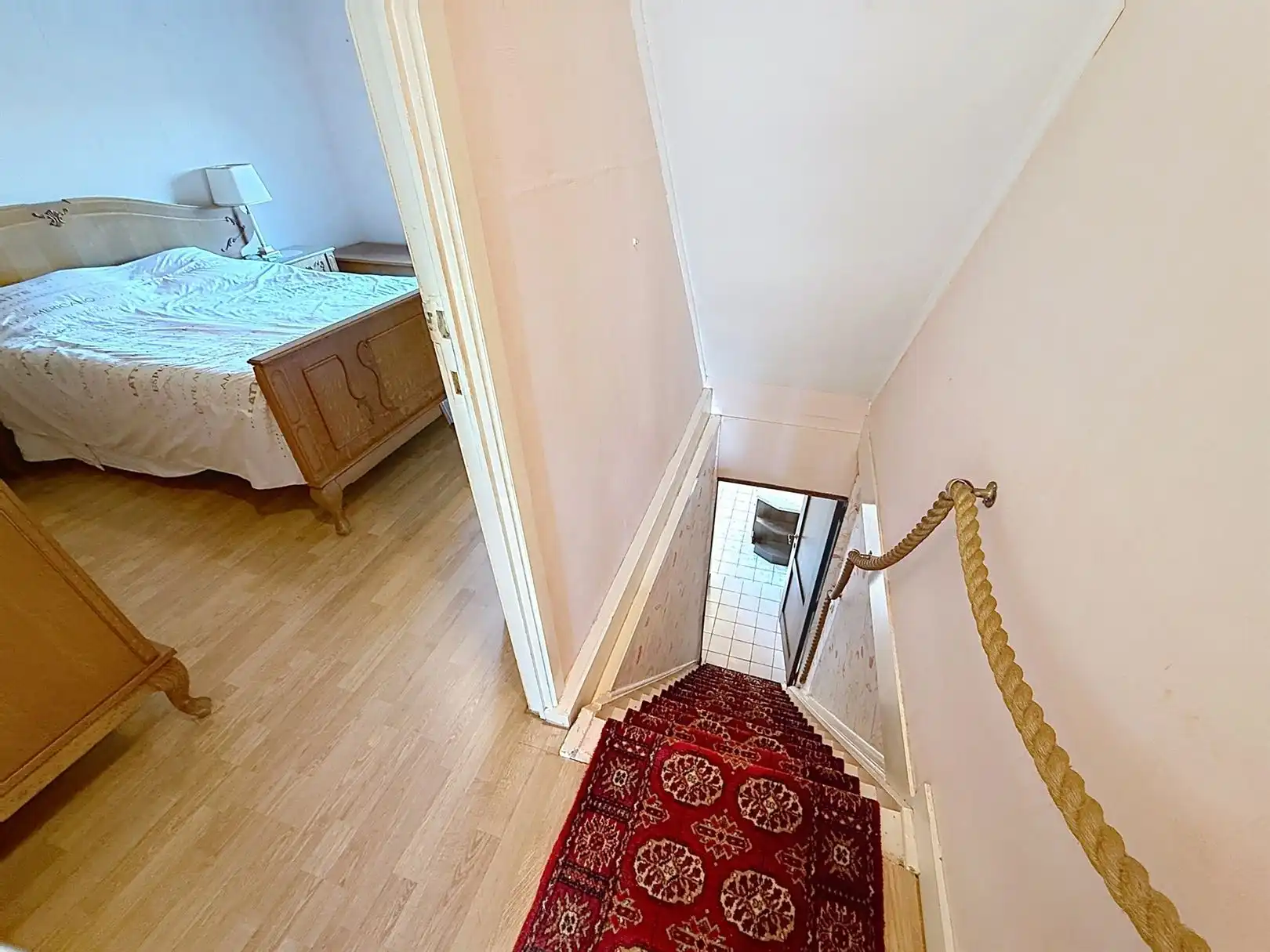 Op te frissen woning met binnenkoer, tuin, 3 slpks foto 17