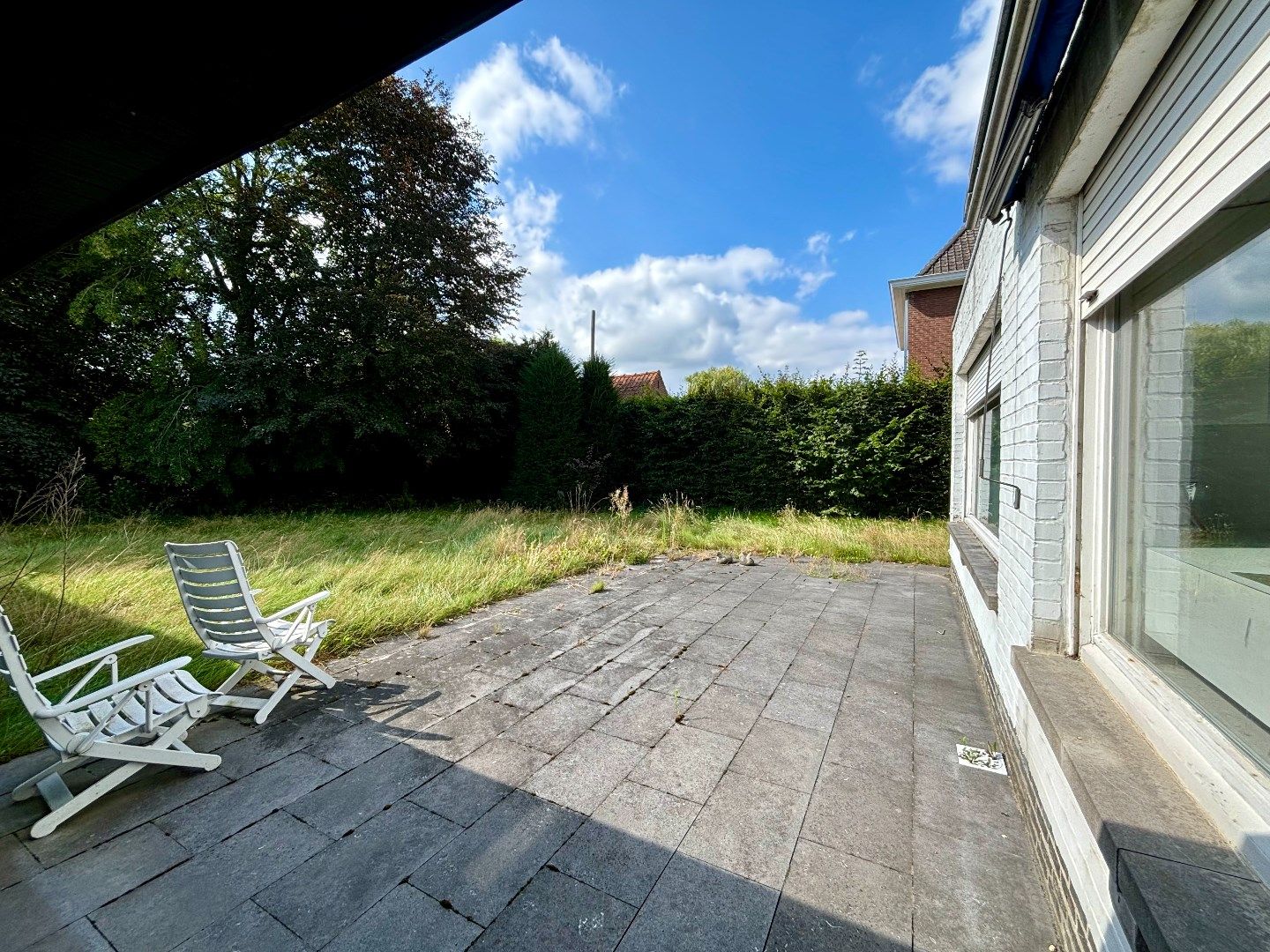 RUIME VILLA OP 1387M² MET VERANDA/PRAKTIJKRUIMTE, DUBBELE GARAGE  EN GROTE TUIN foto 12