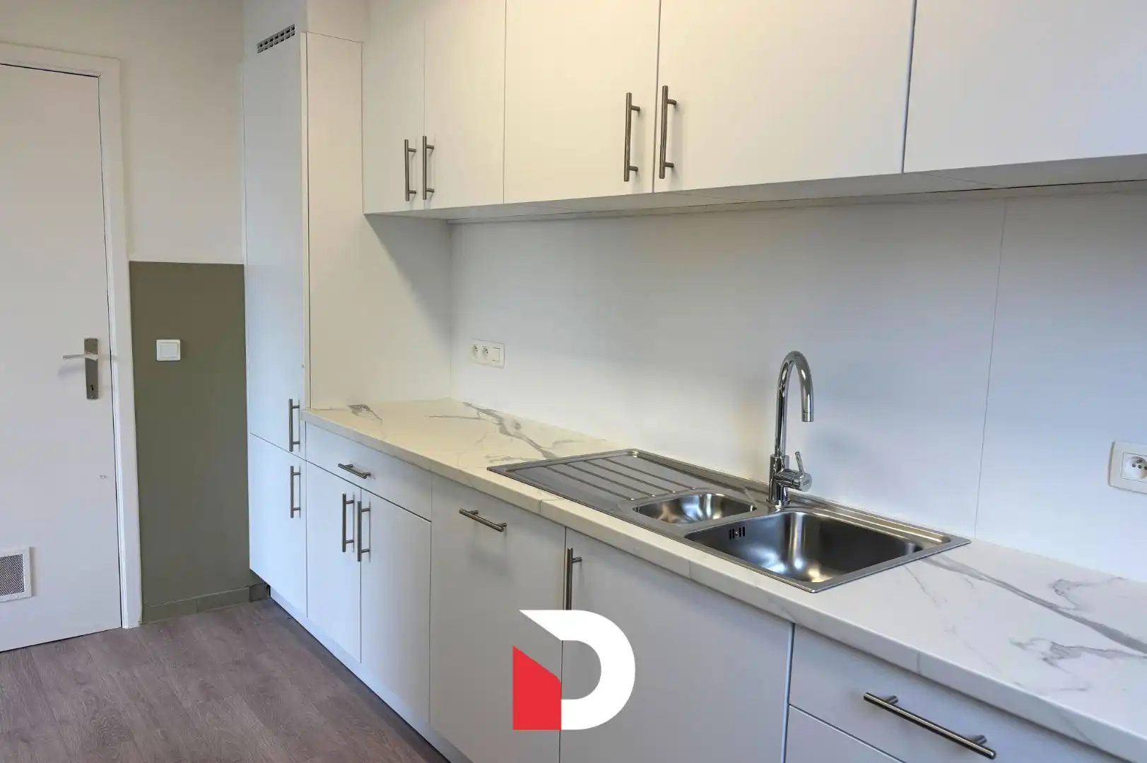 Lichtrijk gerenoveerd appartement, 3 slaapkamers en garagebox foto 6