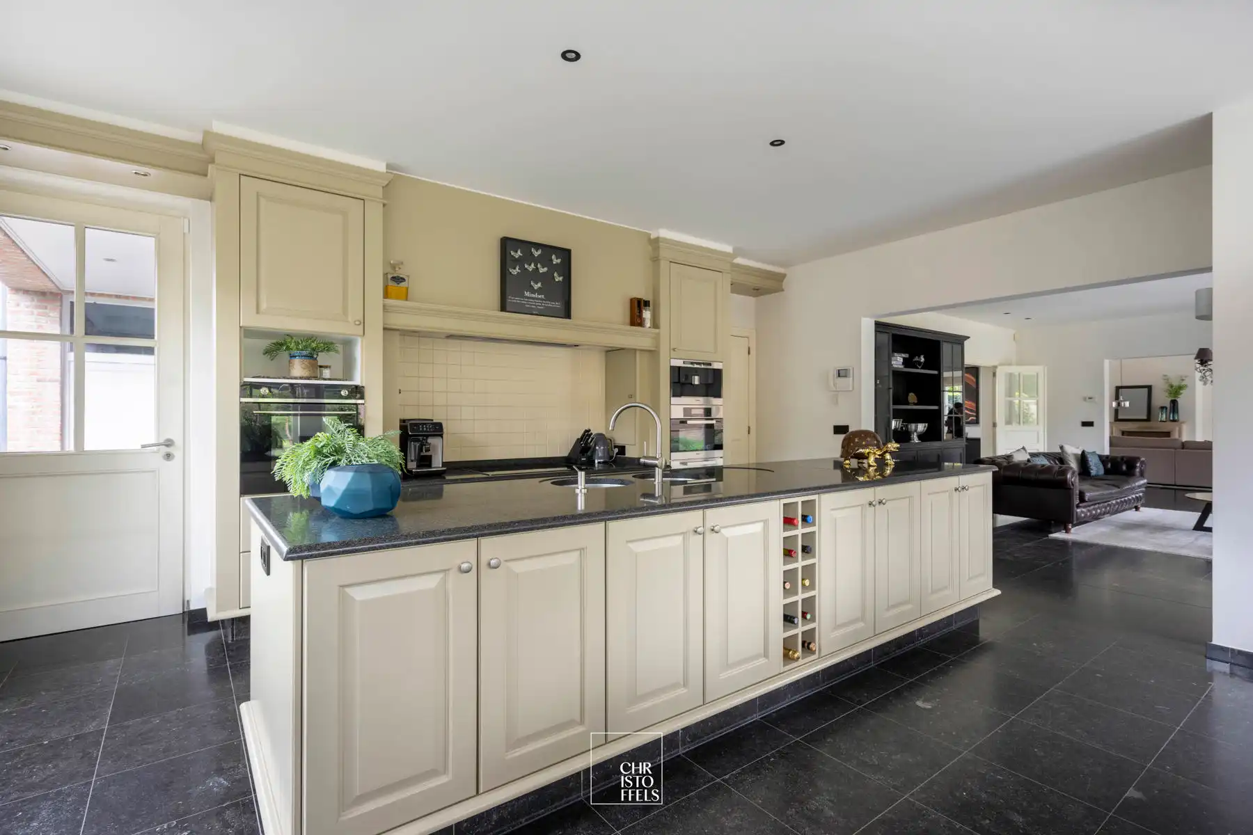 Exclusief landhuis met buitenzwembad op perceel van 2.787m² aan de bosrand. foto 33
