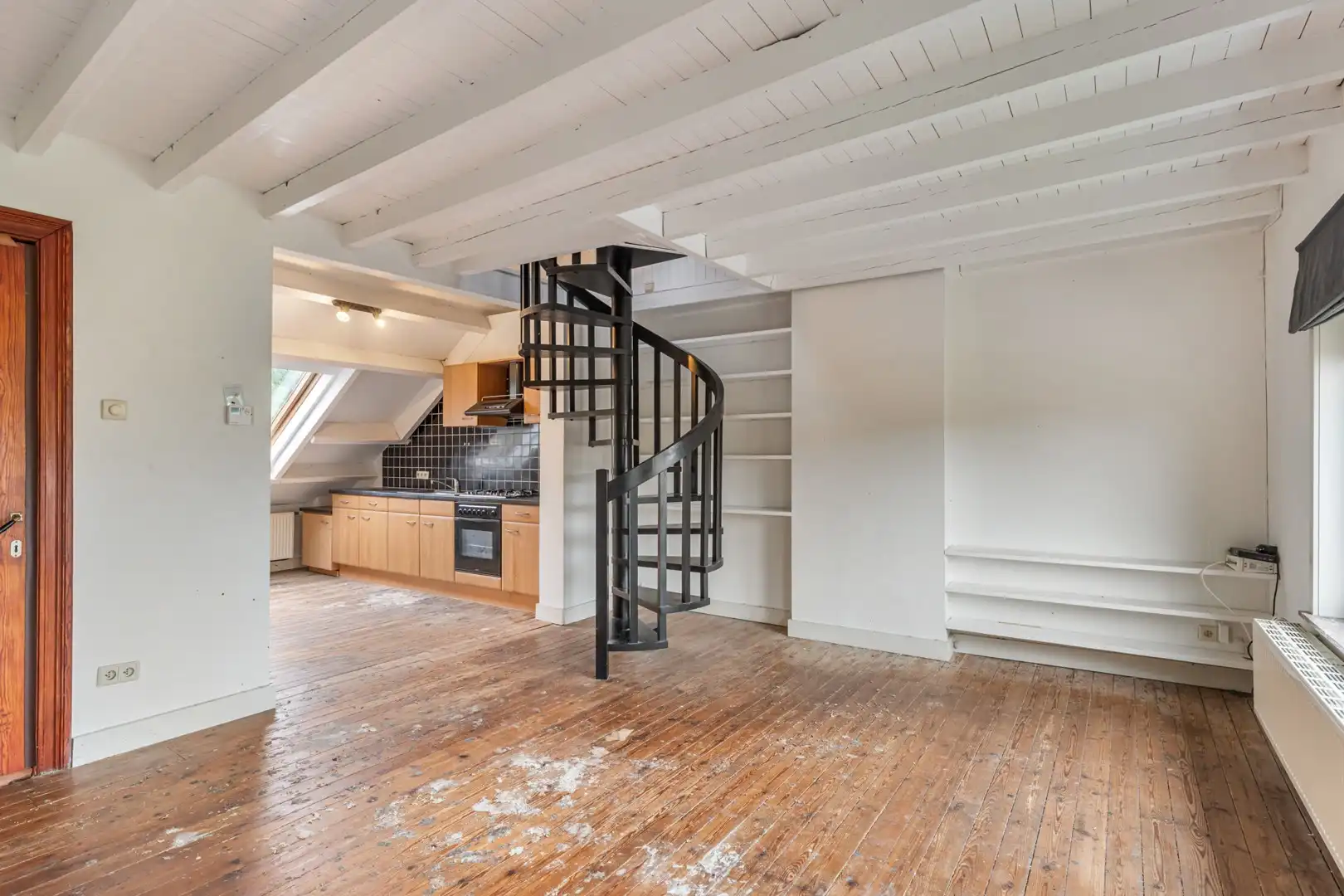 Karaktervol, 1-slaapkamerappartement te koop in Kessel-Lo. foto 7