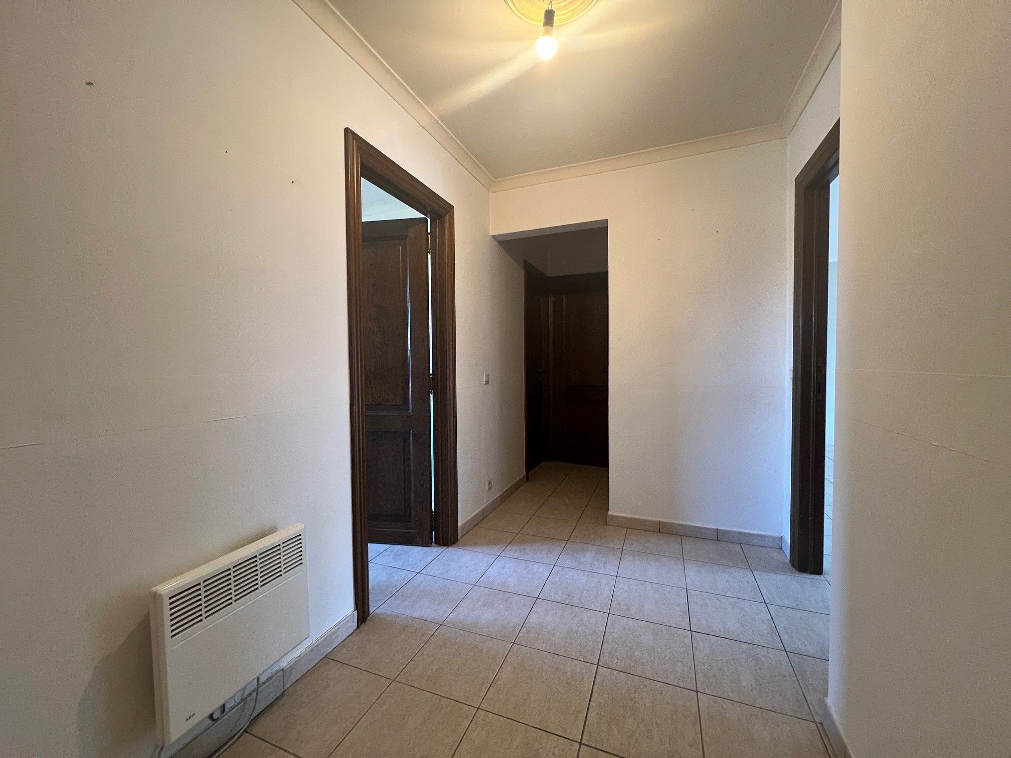 Instapklaar appartement met 2 slaapkamers in hartje Zwevezele foto 4
