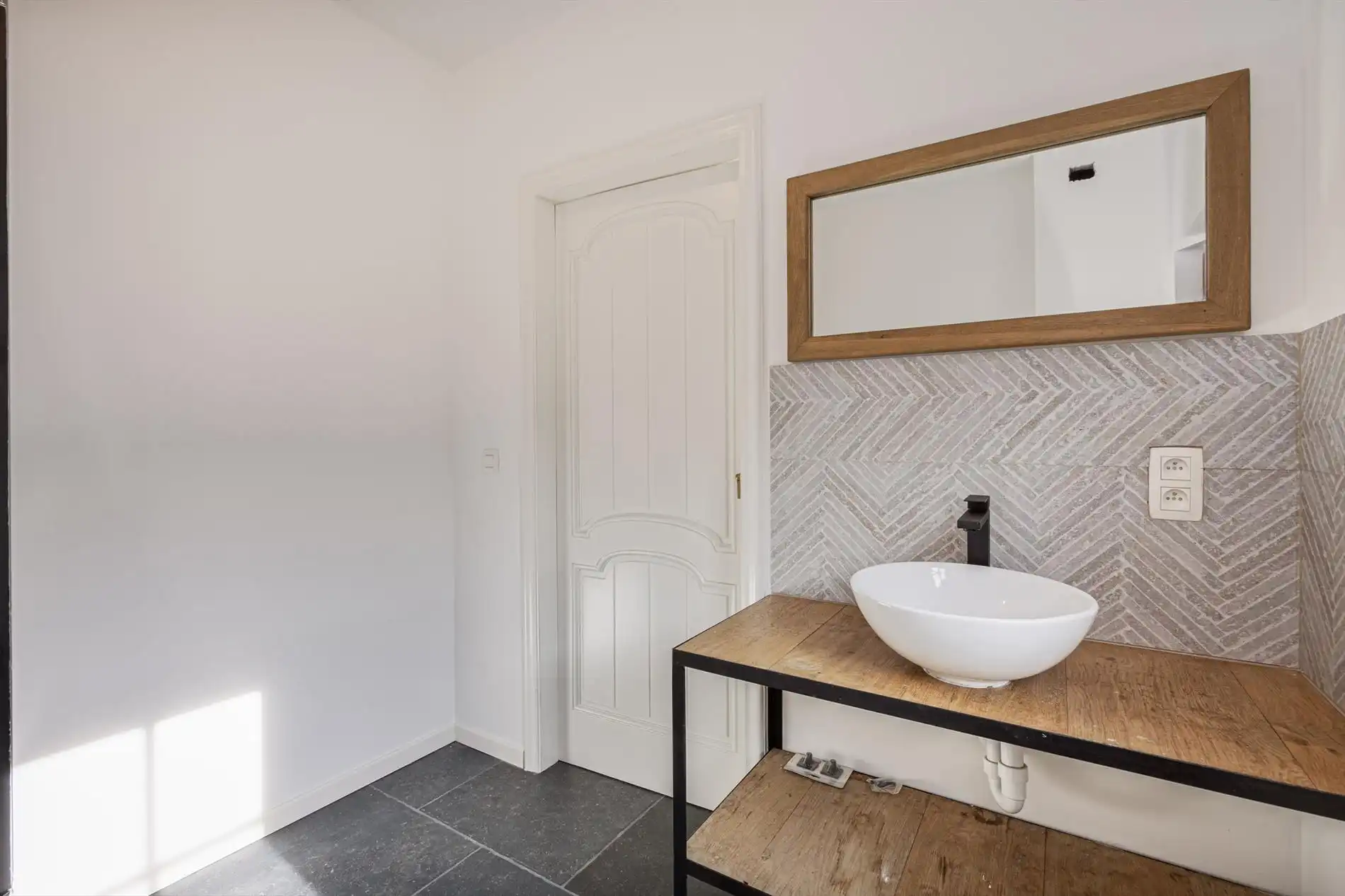 Gerenoveerde woning met 4/5 slaapkamers en ruim bijgebouw in het centrum van Olmen ! foto 12
