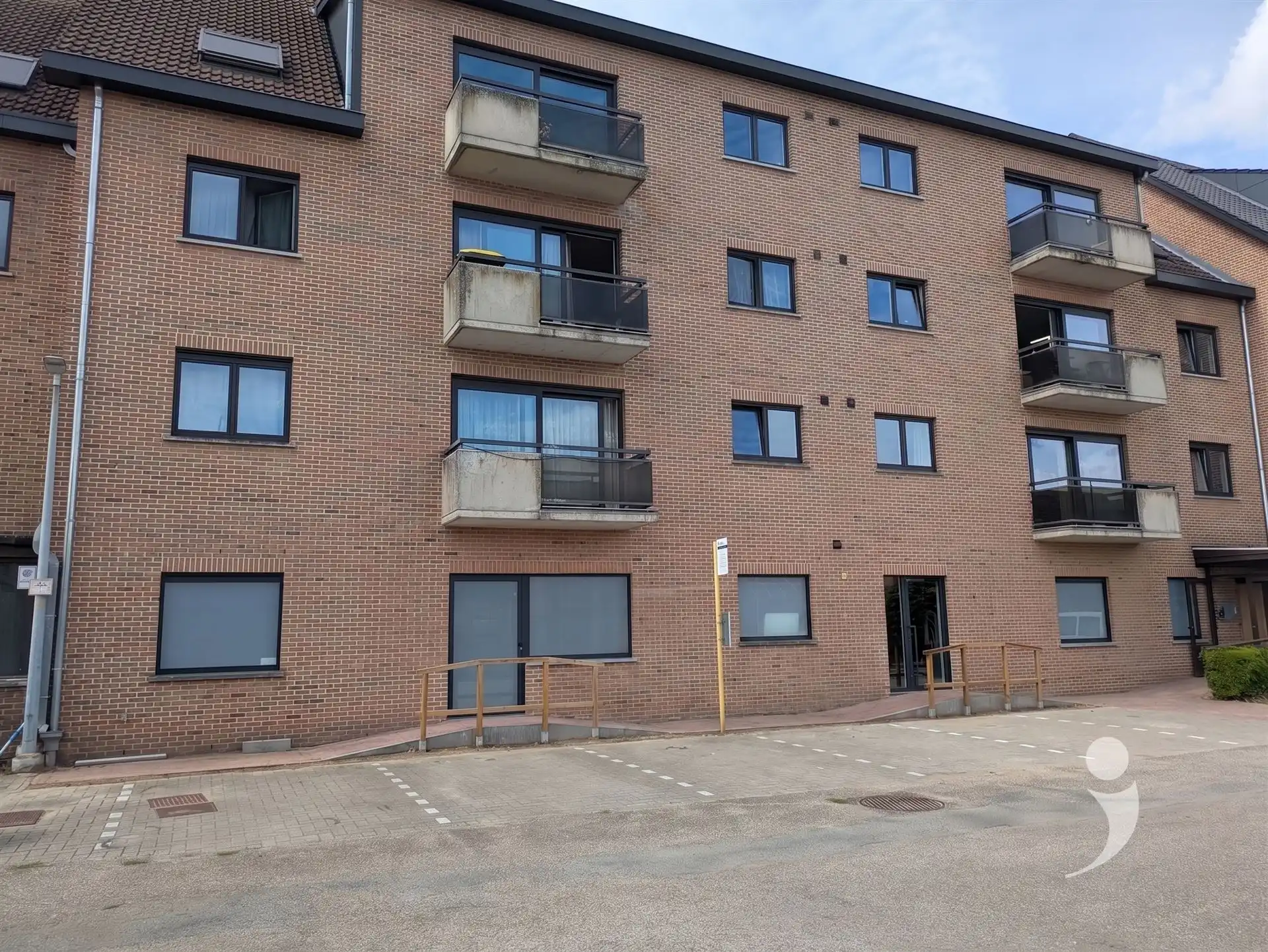 appartement foto {{pictureIndex}}