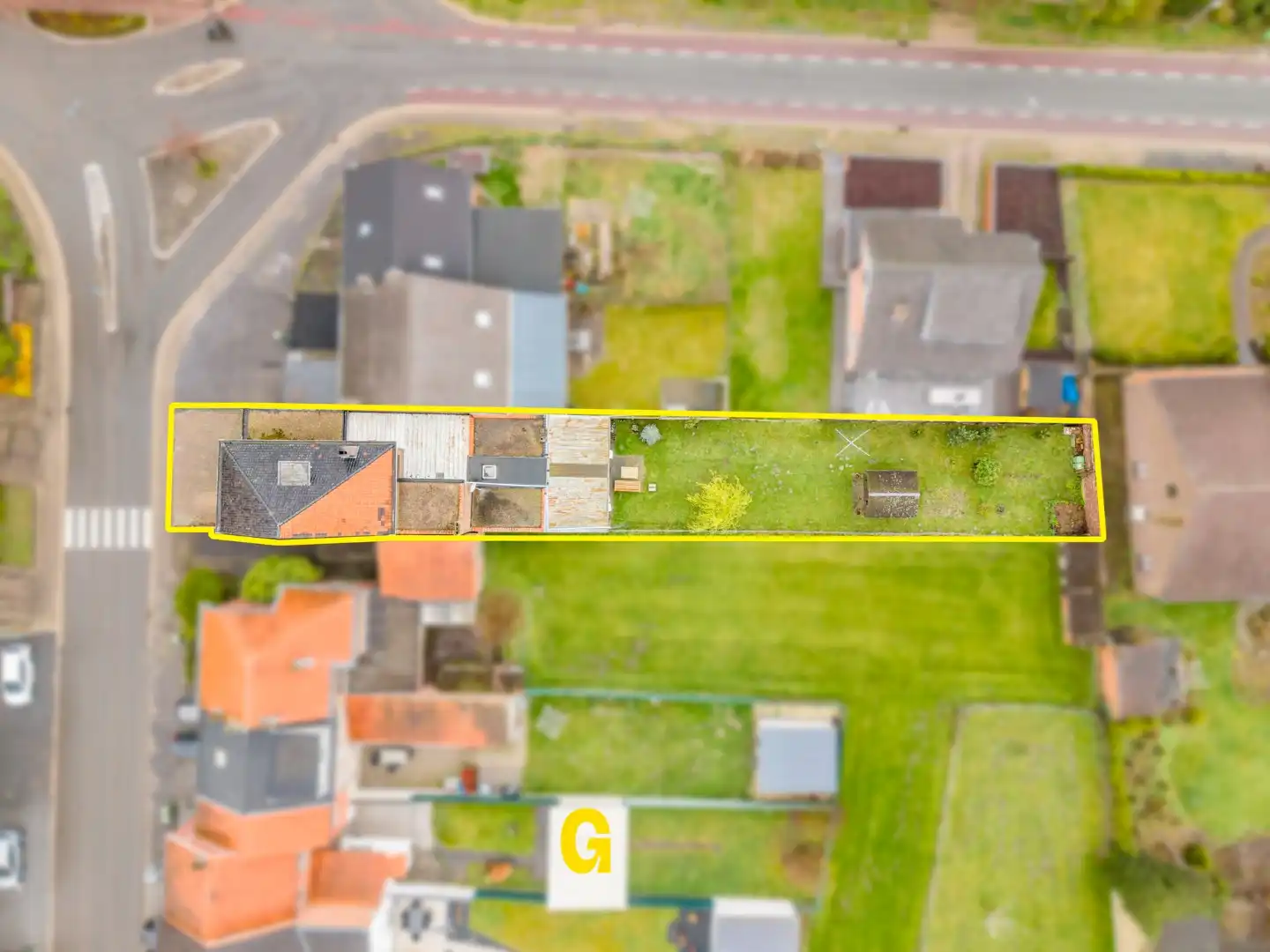 Ruime woning van 293 m² met inpandige garage en tuin foto 2