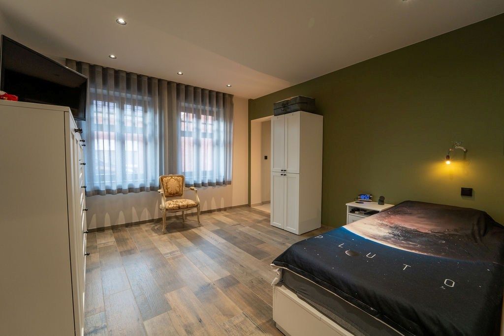 PRACHTIG GERENOVEERDE WONING MET 3 SLAAPKAMERS, 2 BADKAMERS, INPANDIGE GARAGE EN PAARDENSTALLINGEN MET ENERGIEZUINIG EPC TE WIJER (NIEUWERKERKEN)  foto 13