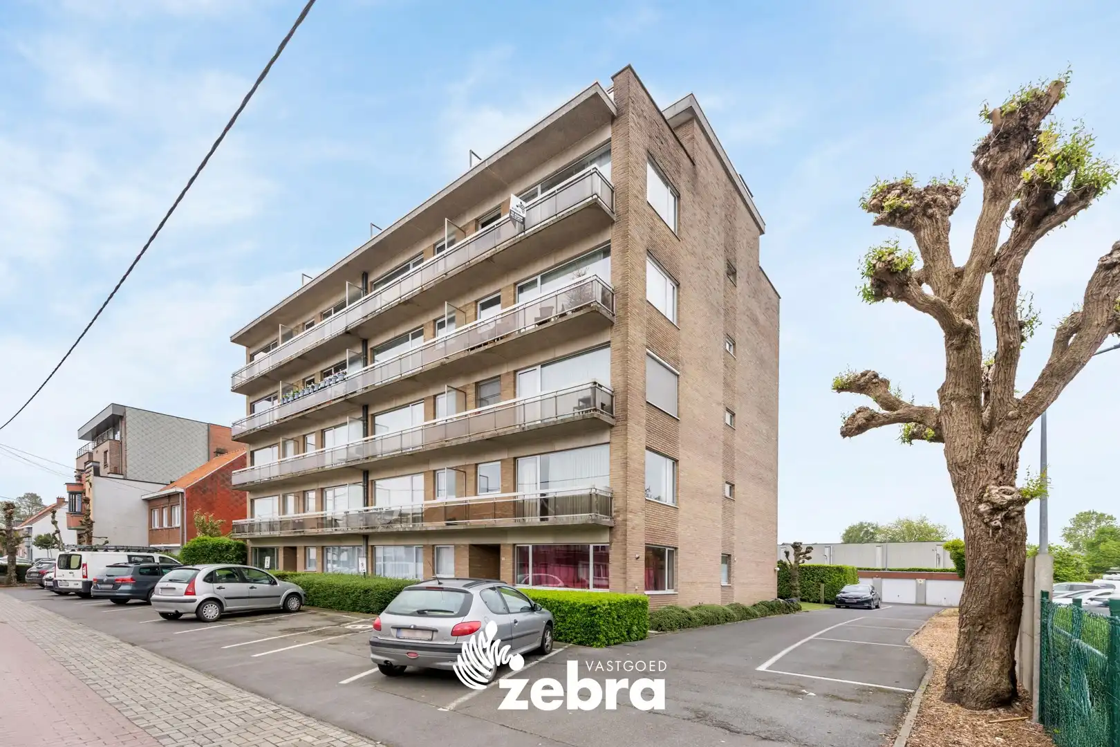 Licht op te frissen appartement op een centrale ligging te Roeselare! foto 16