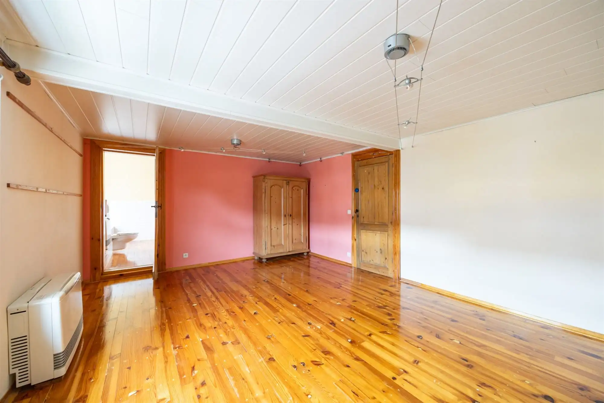 Lichtrijk op te frissen woning op 11a60ca foto 31