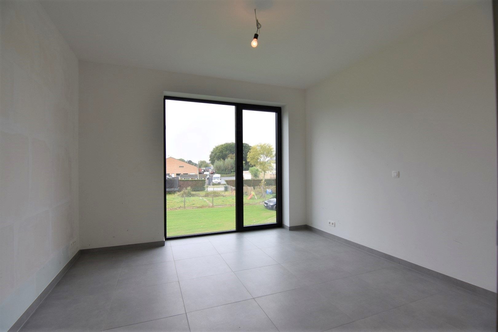 Lichtrijk 2-slpk appartement met ruim terras foto 14