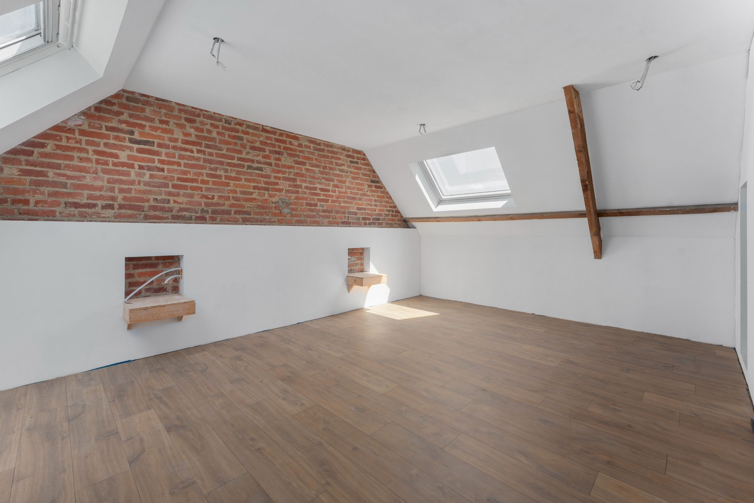 Centraal gelegen verder af te werken rijwoning op 250m2 foto 14