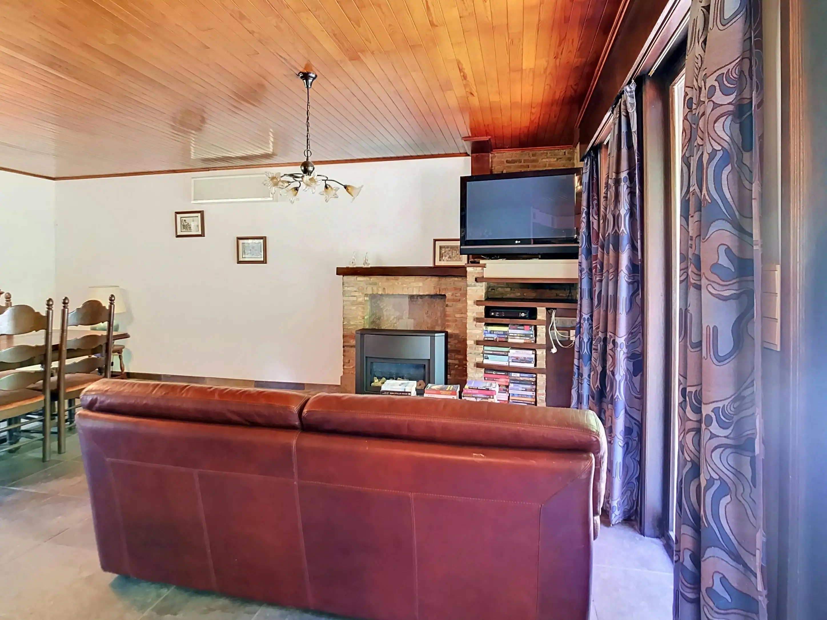 Ruime vakantiewoning op groot open perceel in bosrijk gebied foto 5