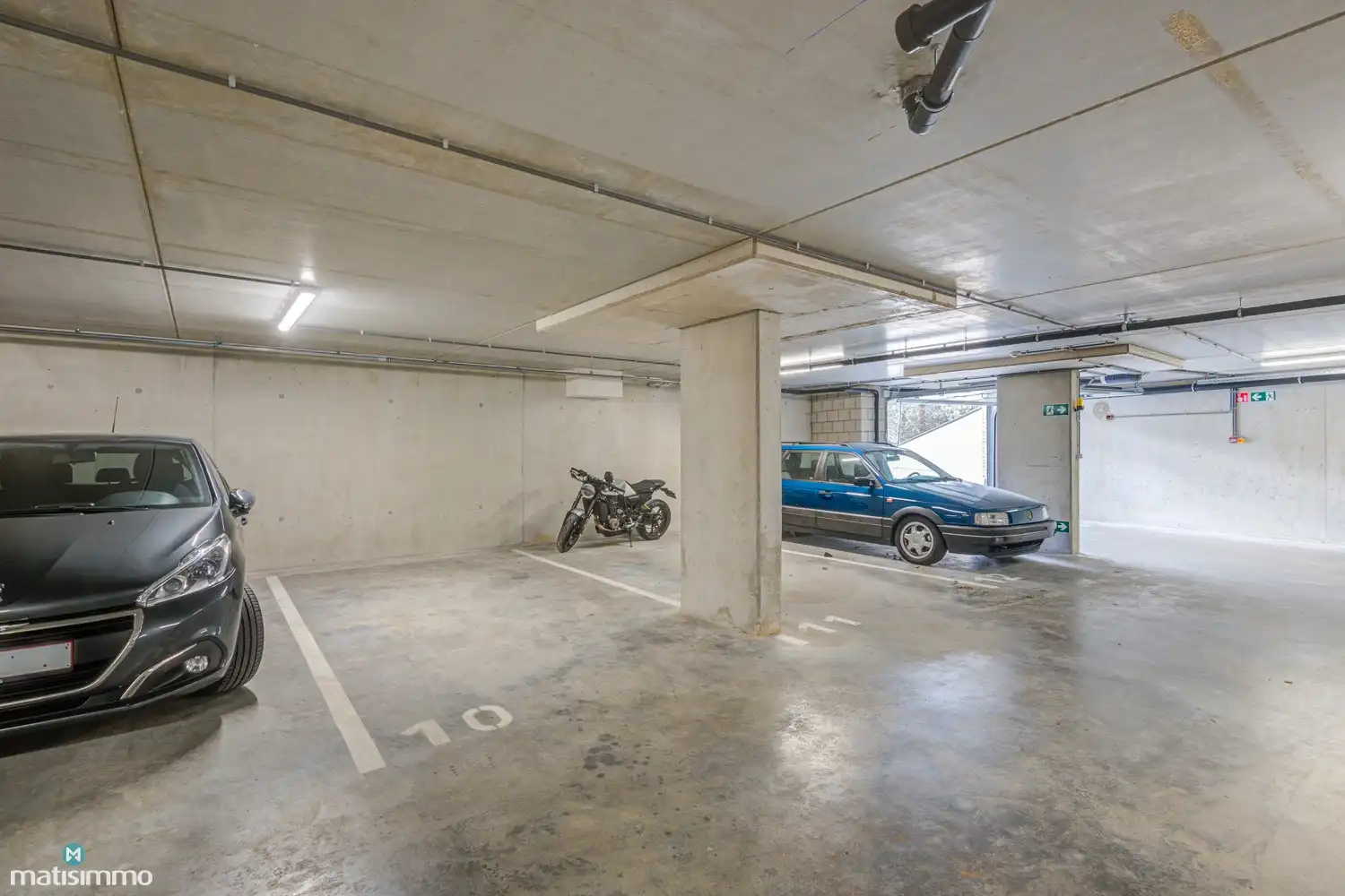 GELIJKSVLOERS APPARTEMENT MET ZUIDGERICHT TERRAS GELEGEN NABIJ HET CENTRUM VAN BILZEN foto 18