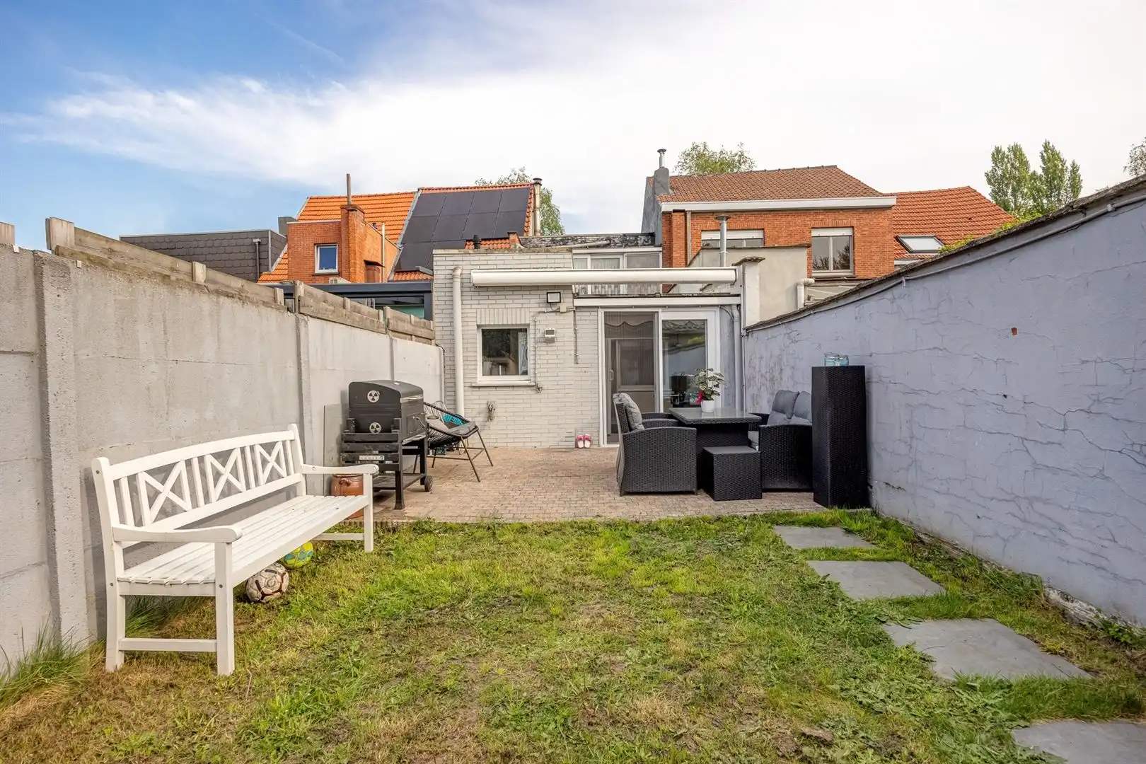 Compact comfort met zonnige tuin in Merksem

 foto 10