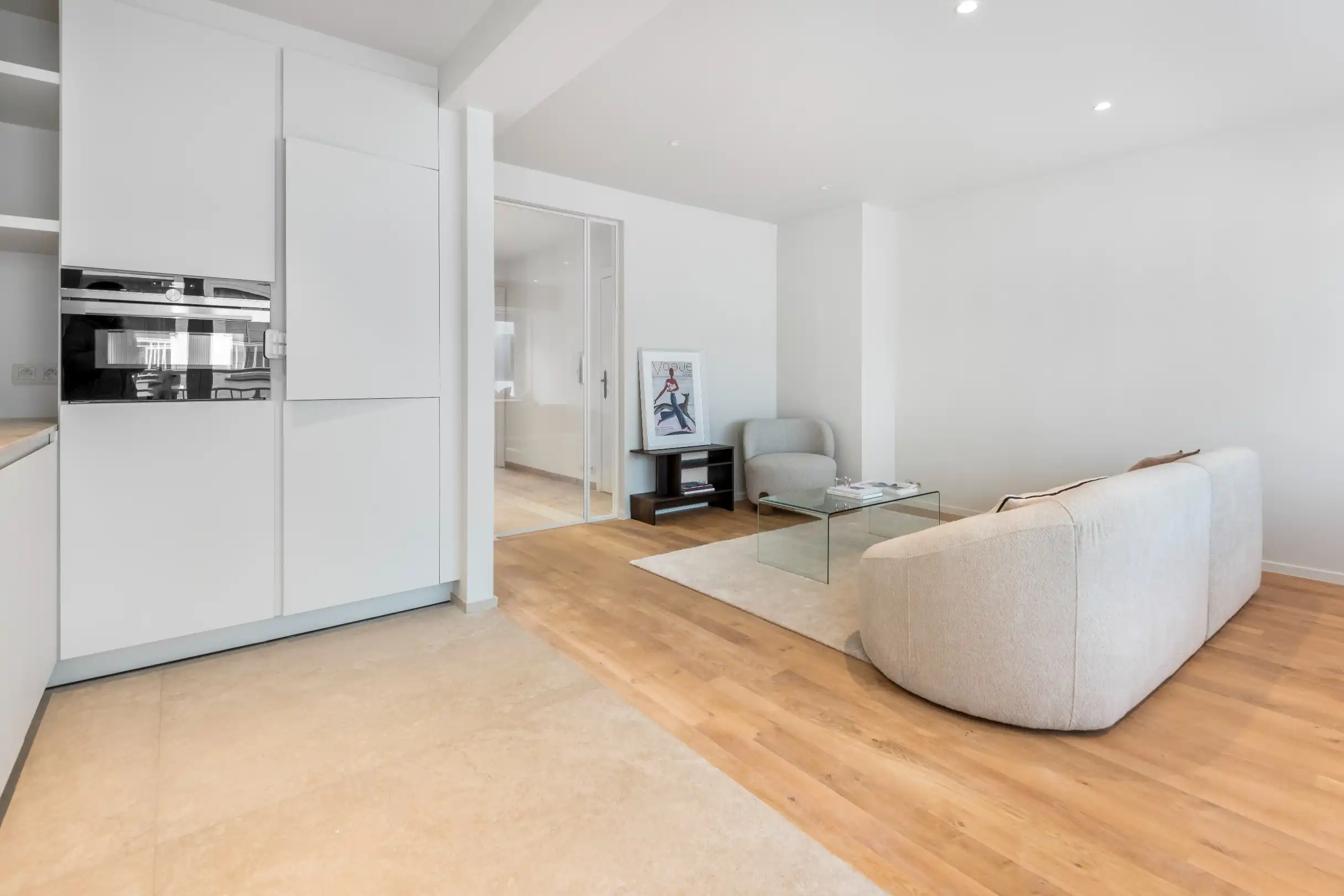 Prachtig gerenoveerd appartement rustig gelegen op de Zoutelaan vlakbij de winkels van de Dumortierlaan en de Lippenslaan. foto 6