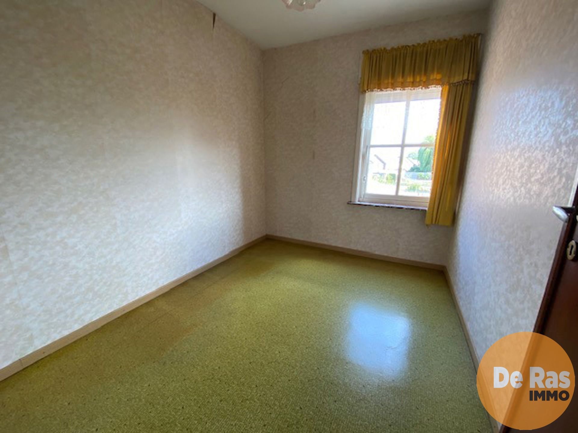 HERZELE - Renovatiewoning op wandelafstand van de markt foto 10