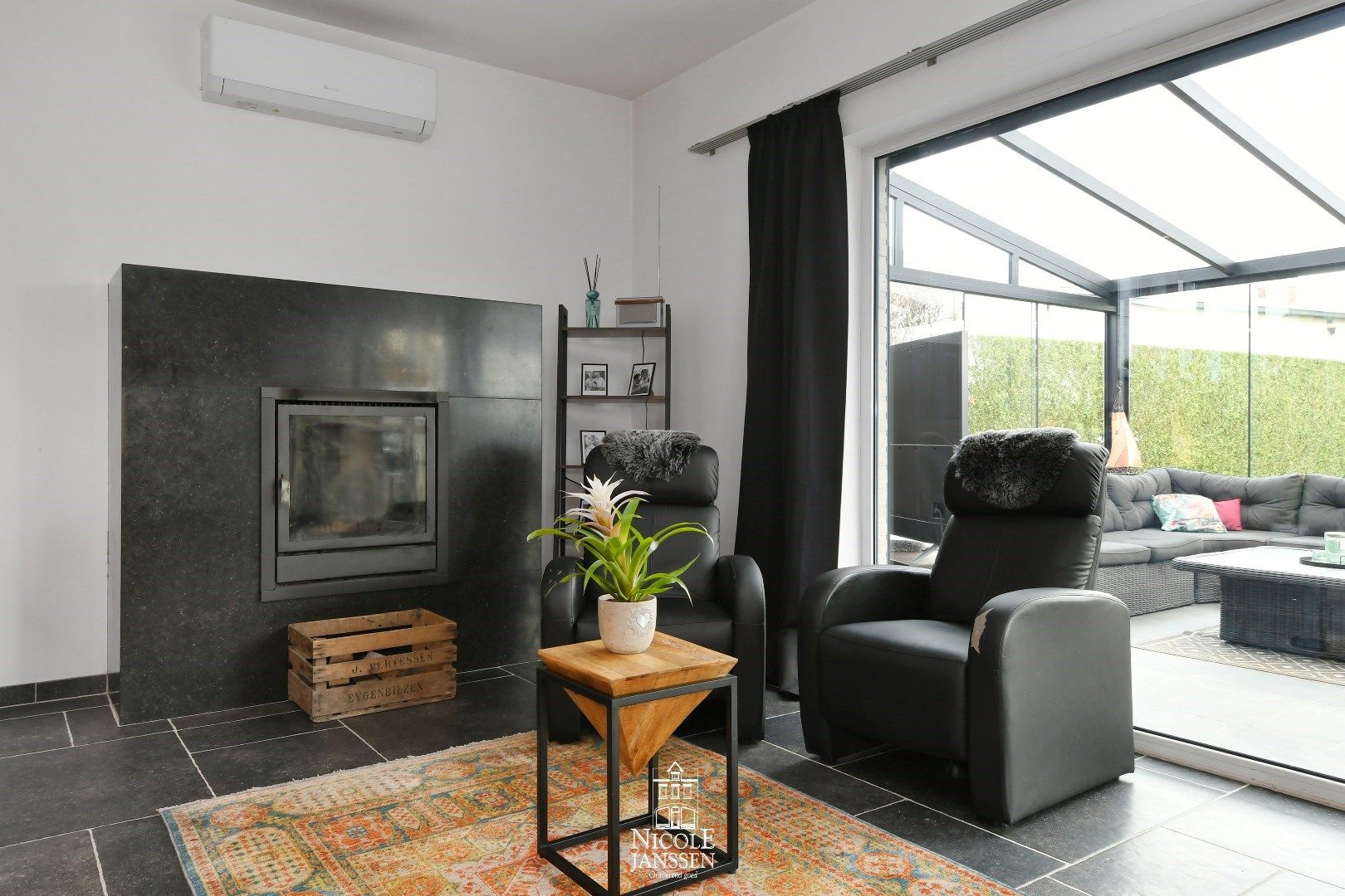 Woonst met studio en handelspand te koop foto 9