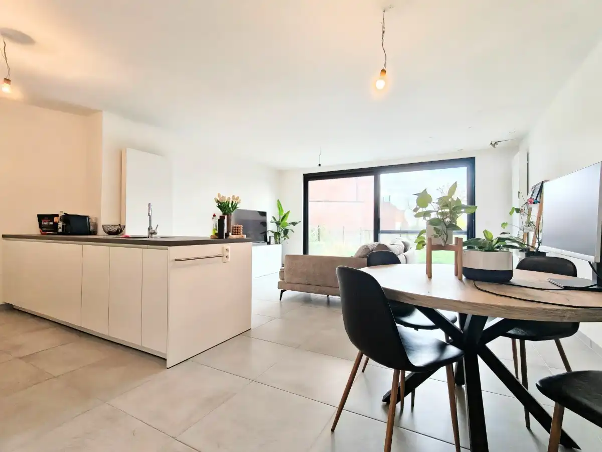 Moorslede – Lichtrijk nieuwbouwappartement met 2 slaapkamers en zonnig terras foto 3