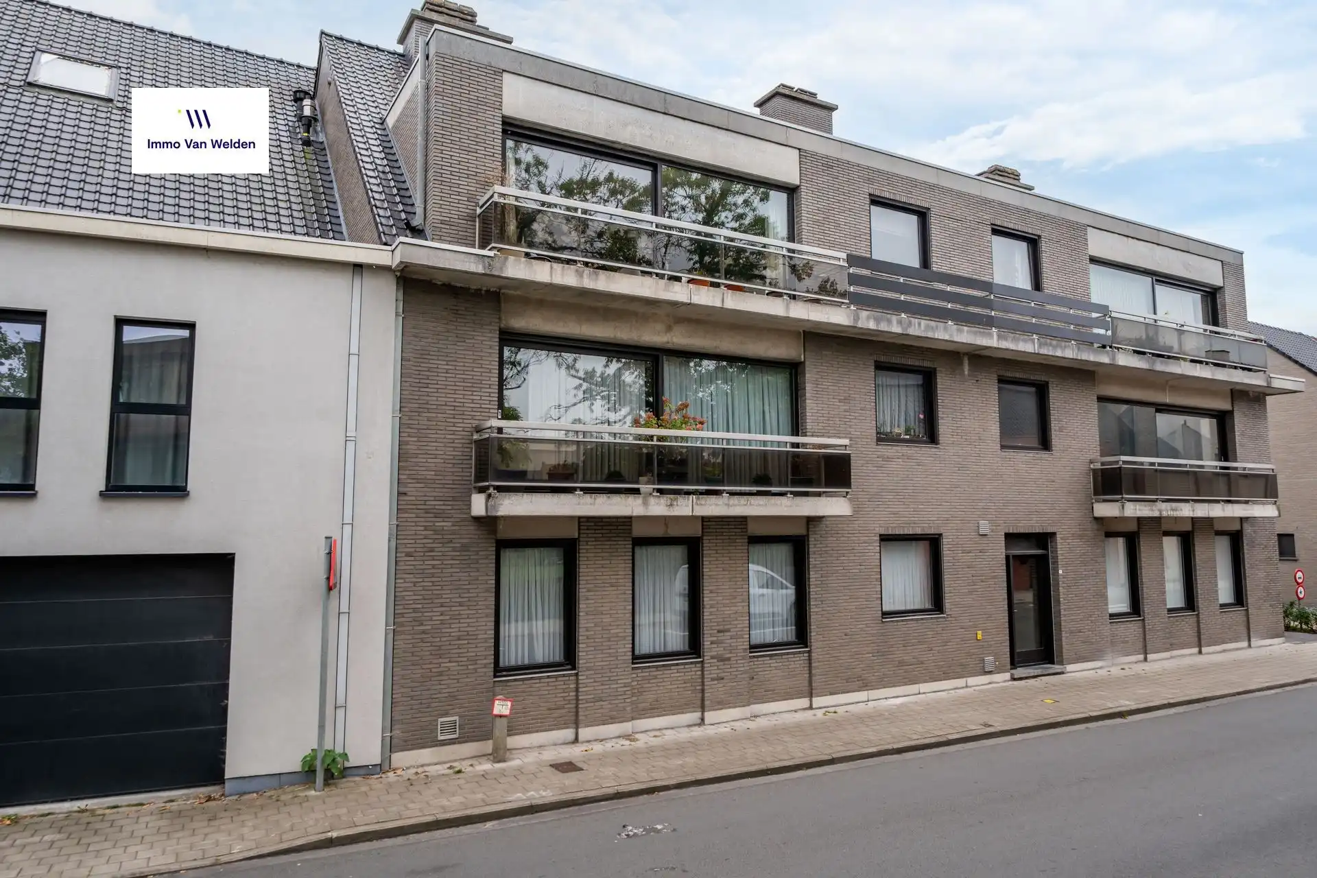 Ruim appartement met twee terrassen te Eine foto 11