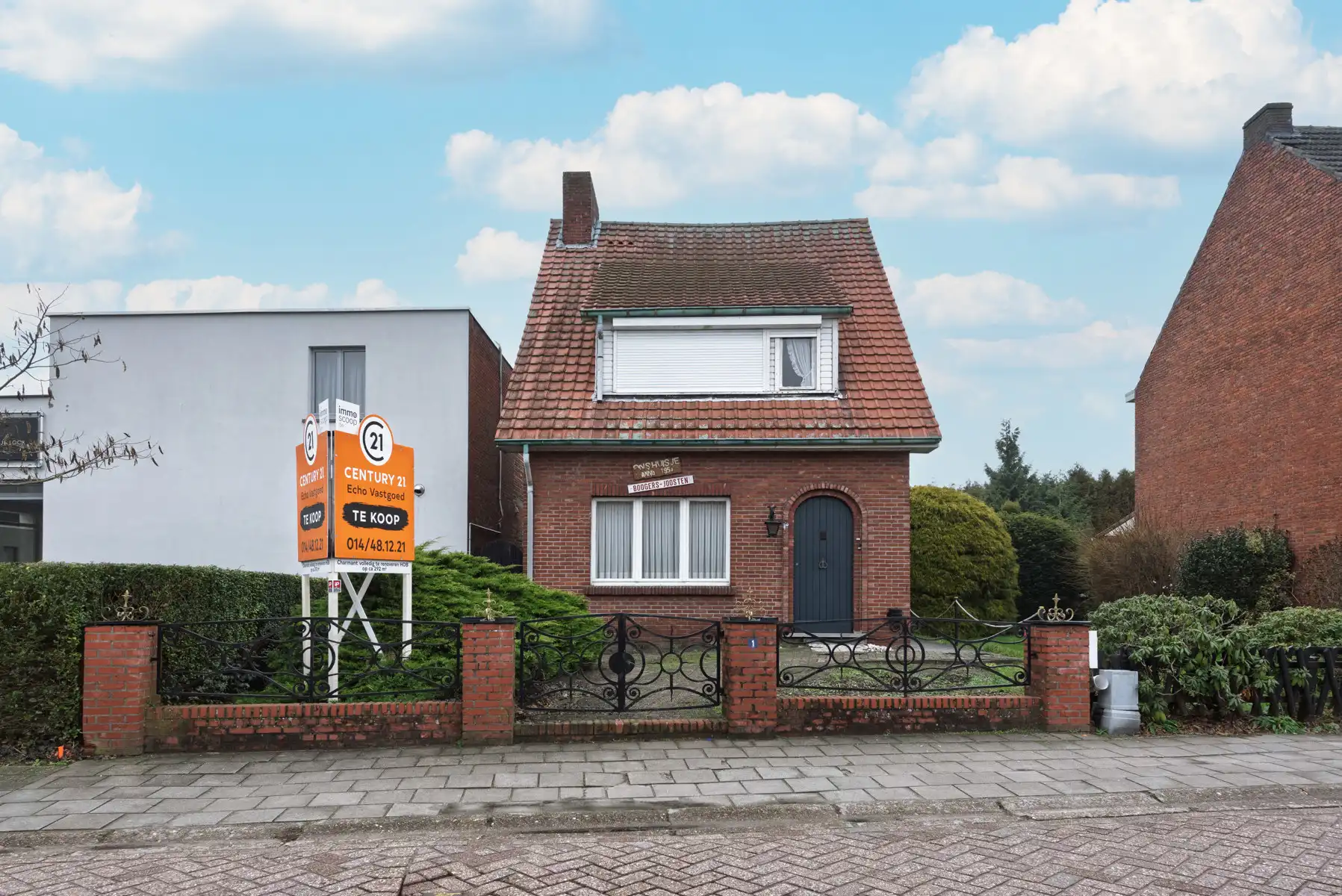 Te renoveren woning met potentieel in hartje Oud-Turnhout foto {{pictureIndex}}