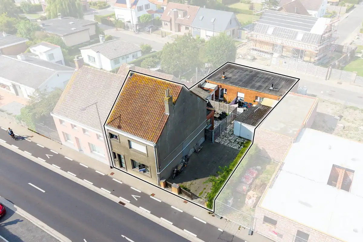 Opbrengsteigendom bestaande uit 1 woning en 2 studio's foto {{pictureIndex}}