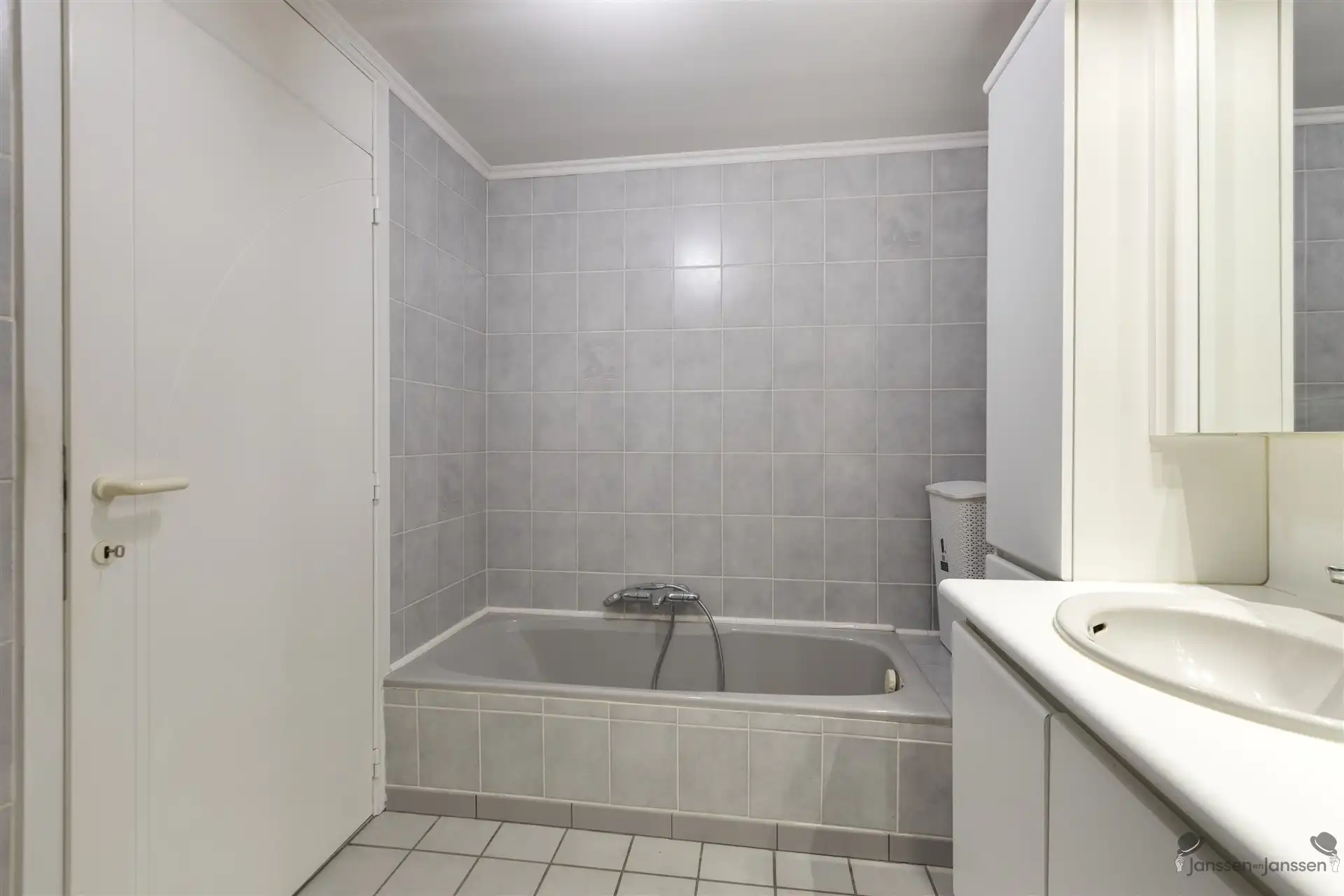 Ruime, goed onderhouden woning met prachtige tuin in Geel foto 15