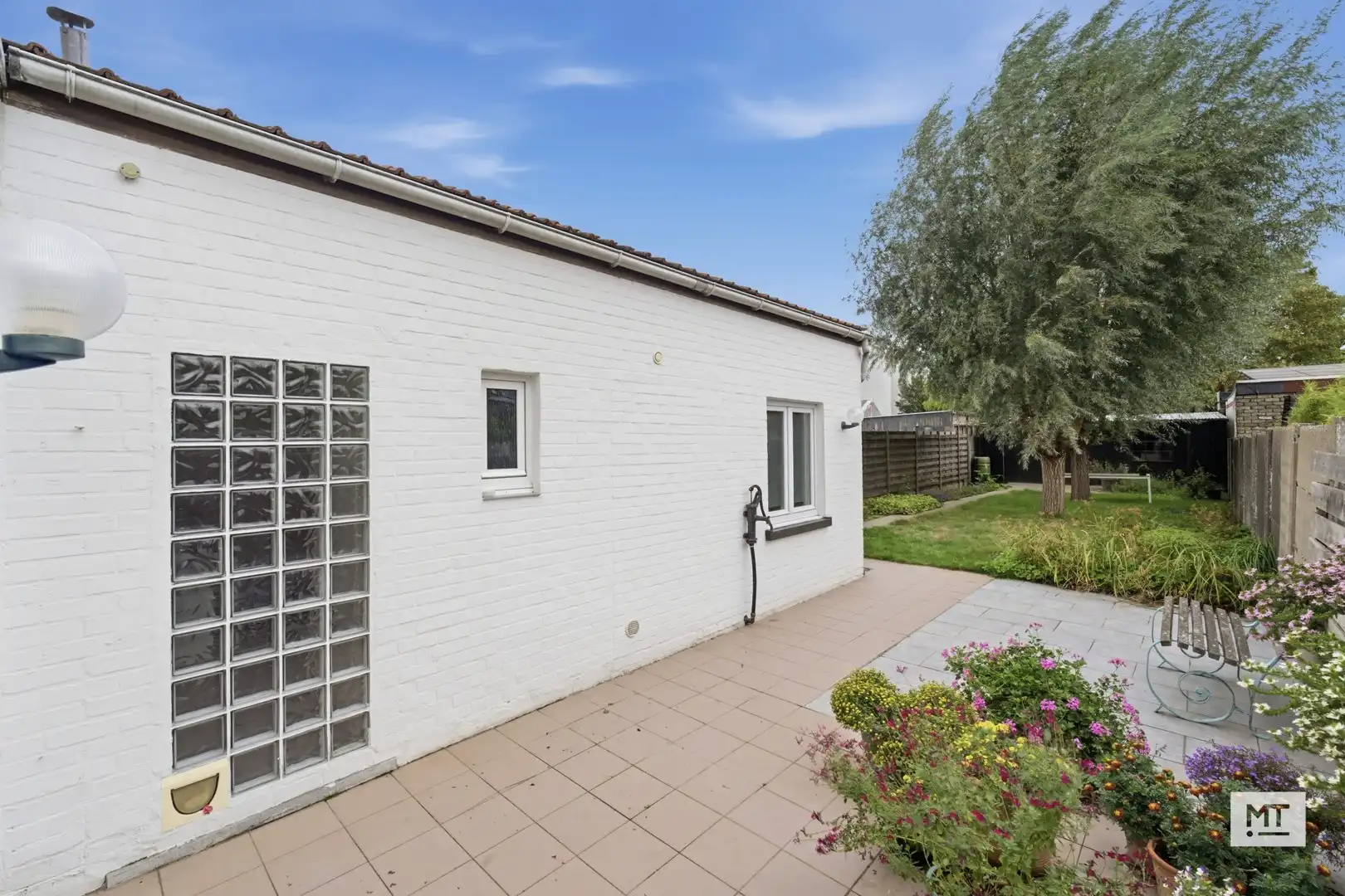 Verder af te werken woning met 3 slaapkamers, tuin, uitweg en dubbele garage in Oostnieuwkerke foto 19