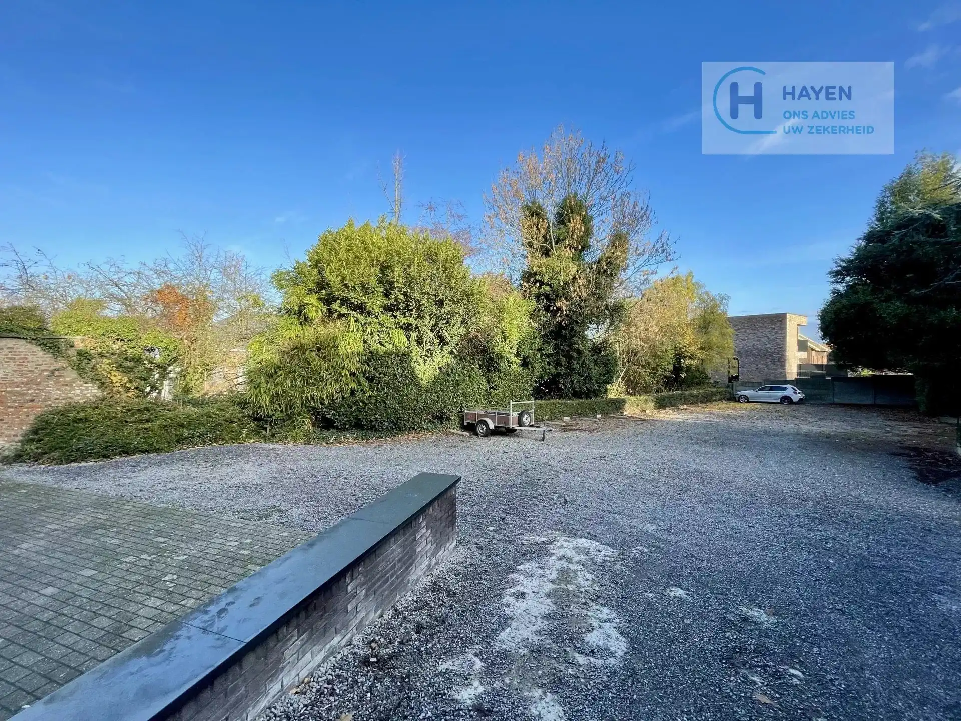 Afgesloten parkeerplaatsen te huur – Tongersesteenweg 7, Tongeren-Borgloon foto {{pictureIndex}}