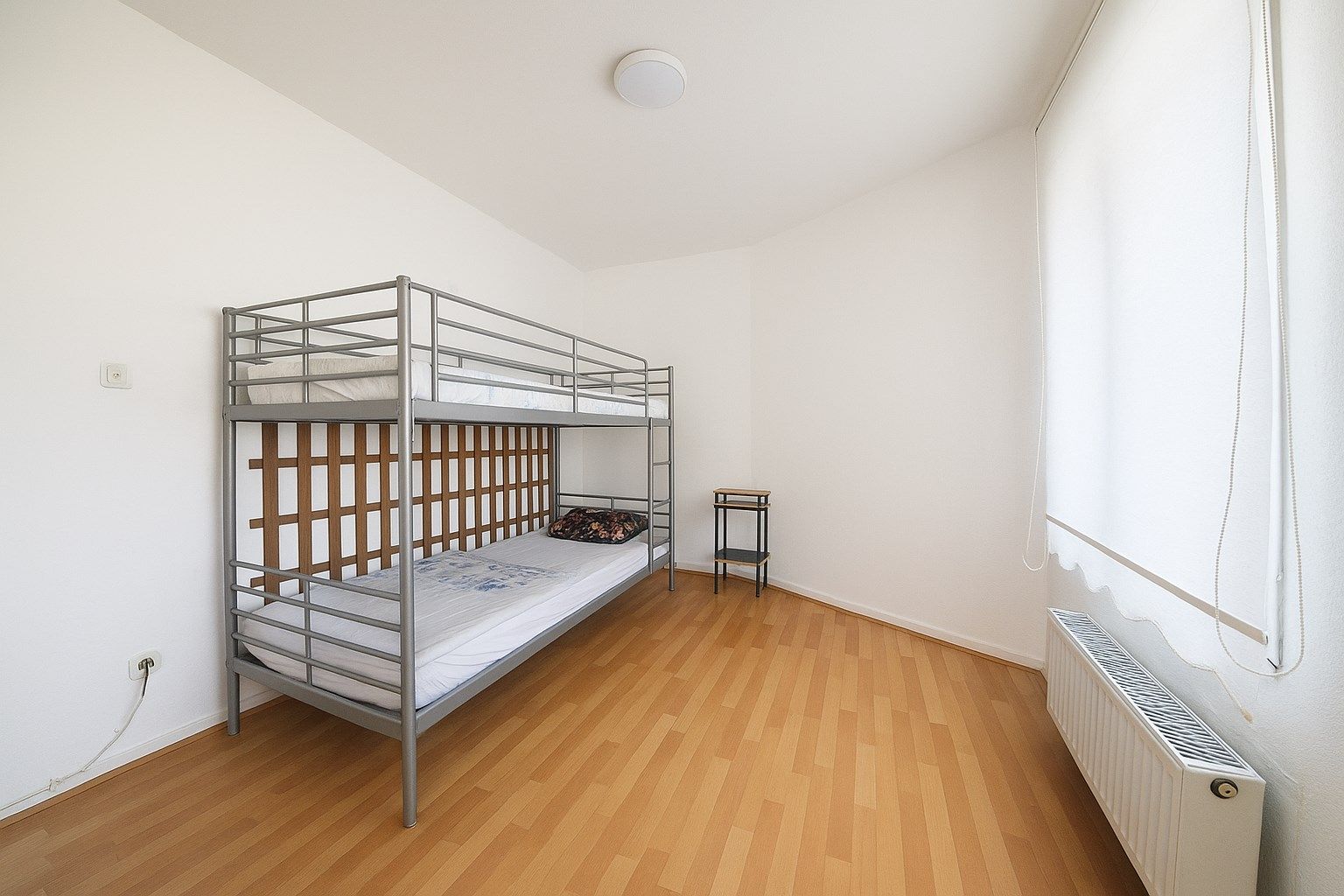 Te koop in Sint-Niklaas: ruime halfopen bebouwing met 4 slaapkamers, dubbele oprit en een grote, uitgestrekte zuidgerichte tuin – ideaal voor gezinnen! foto 14