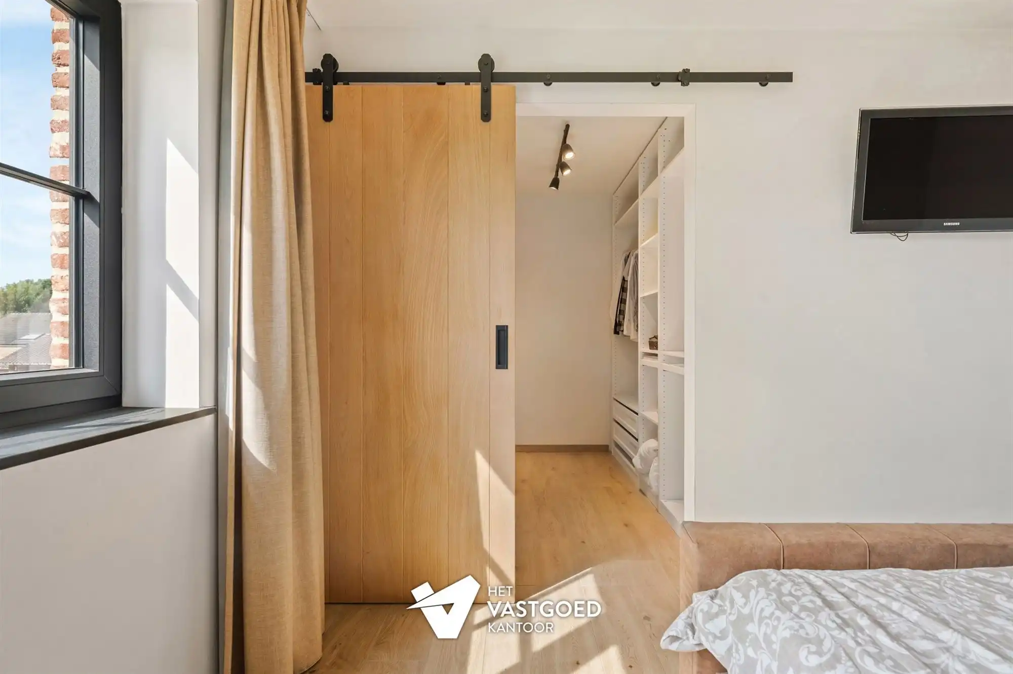 ZEER RUIME RECENTE WONING (266M²) MET LEUKE TUIN TE WIJCHMAAL foto 17