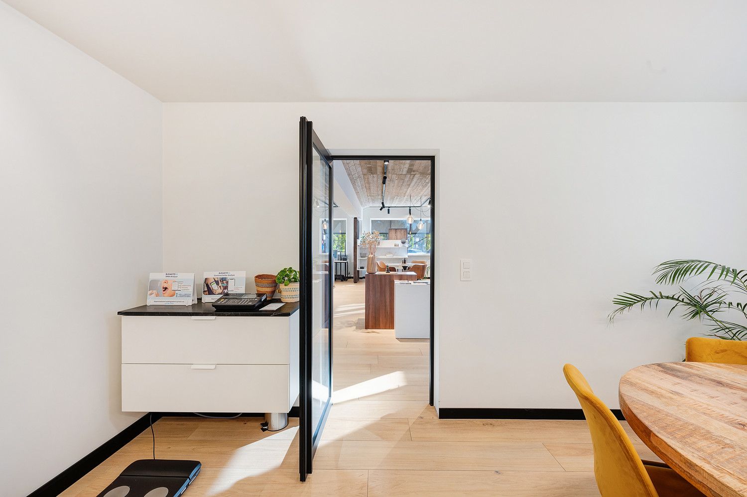 Handelsruimte op toplocatie in Heist - 185 m2 foto 14