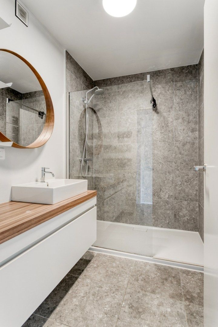 Dit modern afgewerkt appartement bevindt zich op de tweede verdieping van een recente residentie. foto 9